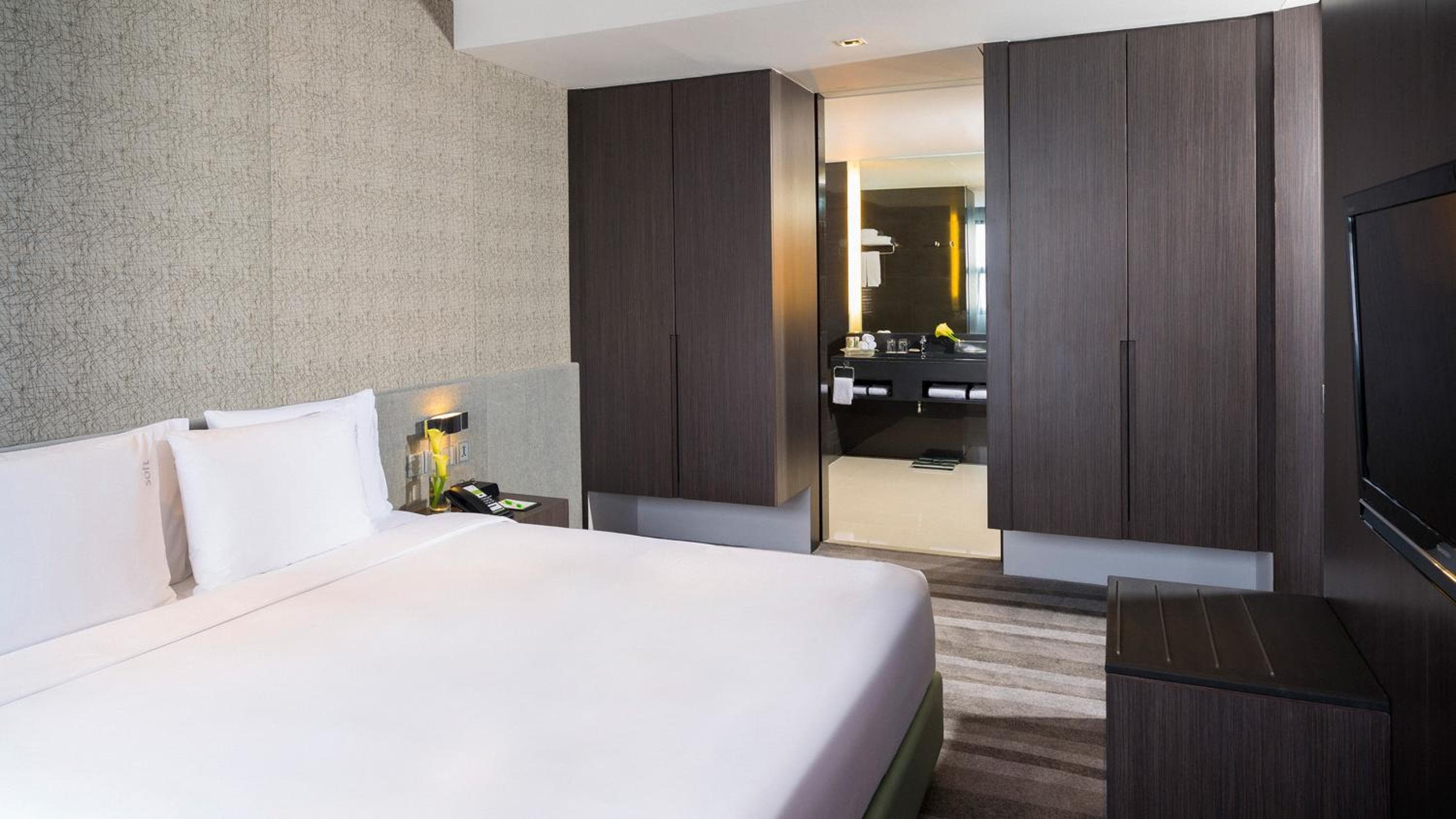 Holiday Inn Bangkok Sukhumvit by IHG — 3