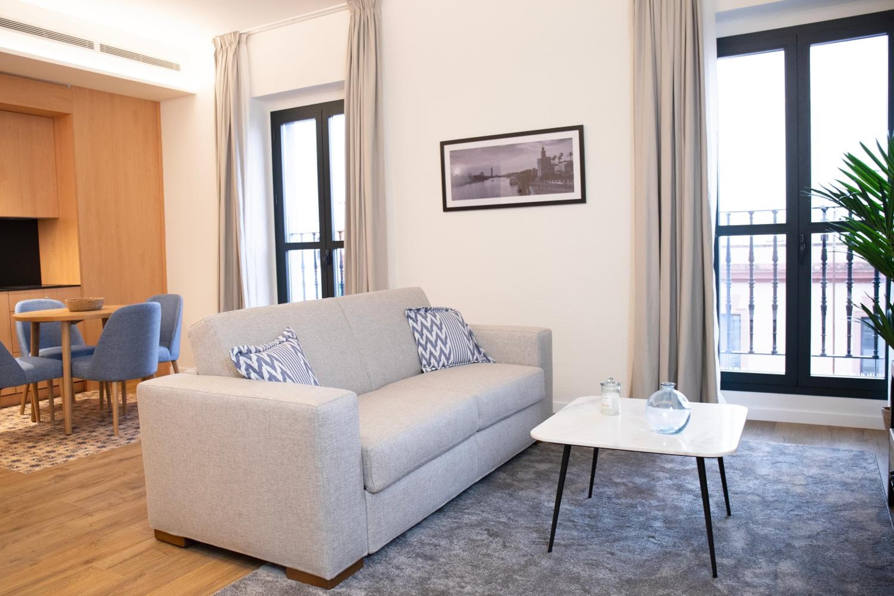 nQn Aparts & Suites Sevilla — 21