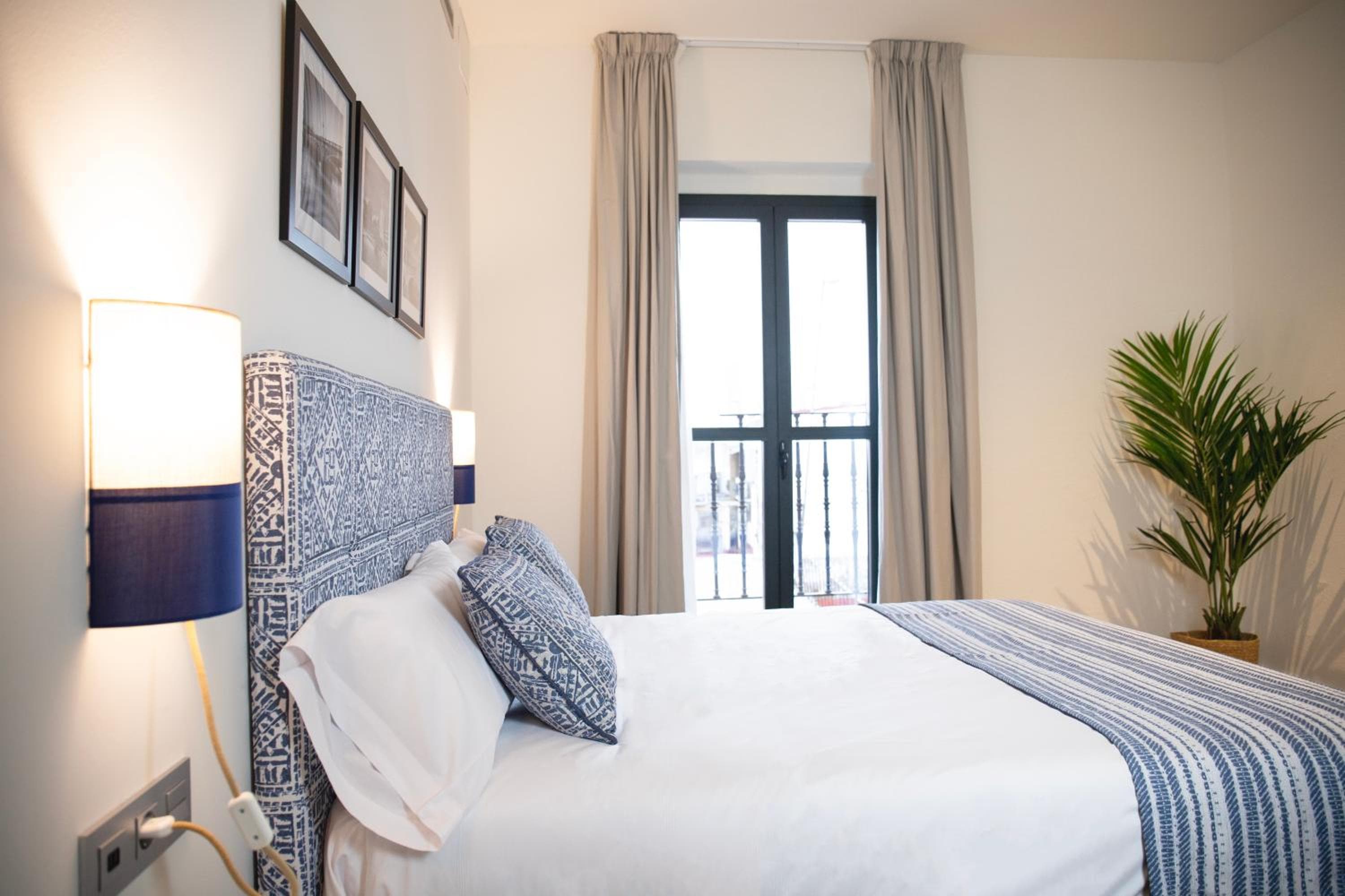 nQn Aparts & Suites Sevilla — 3