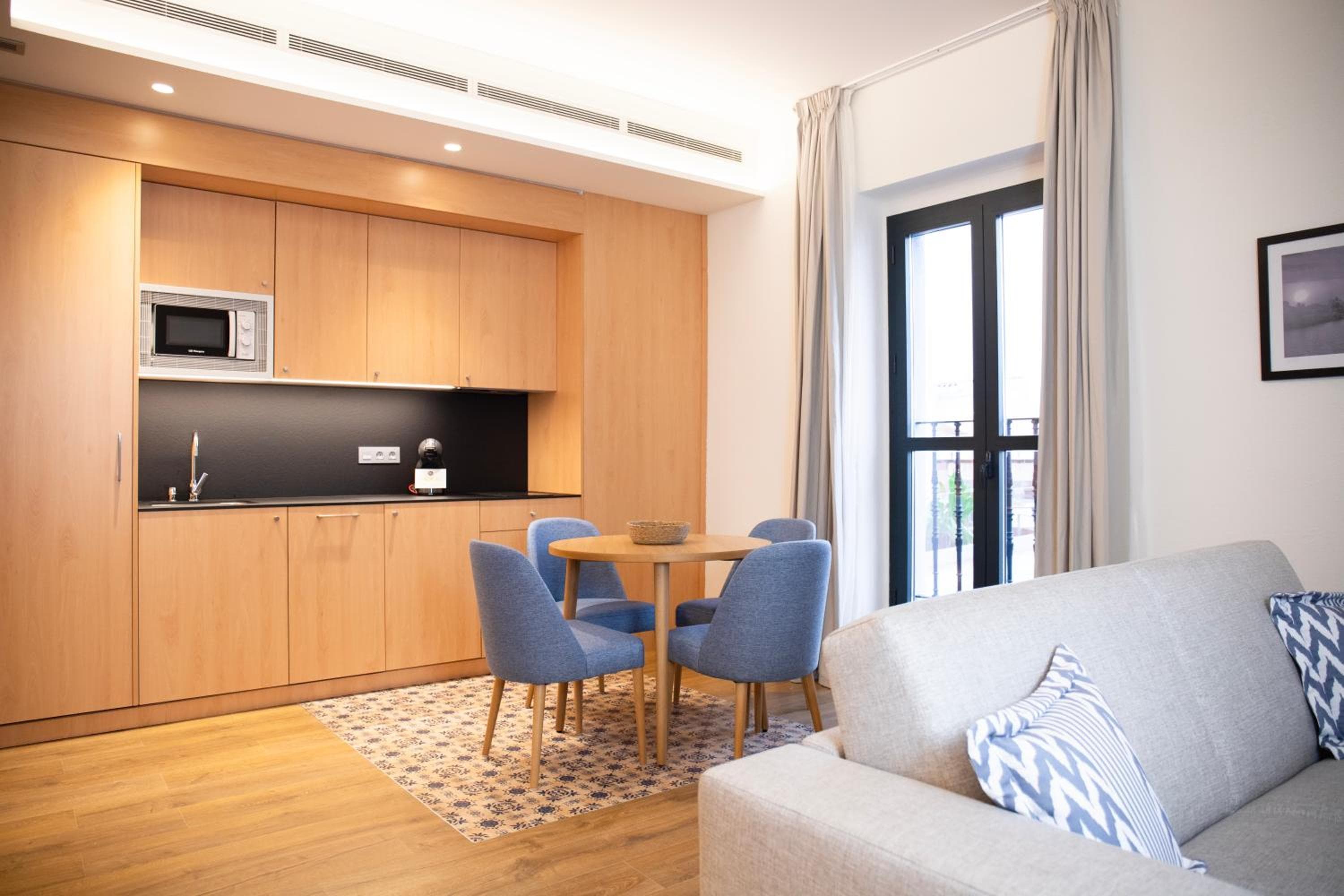nQn Aparts & Suites Sevilla — 6