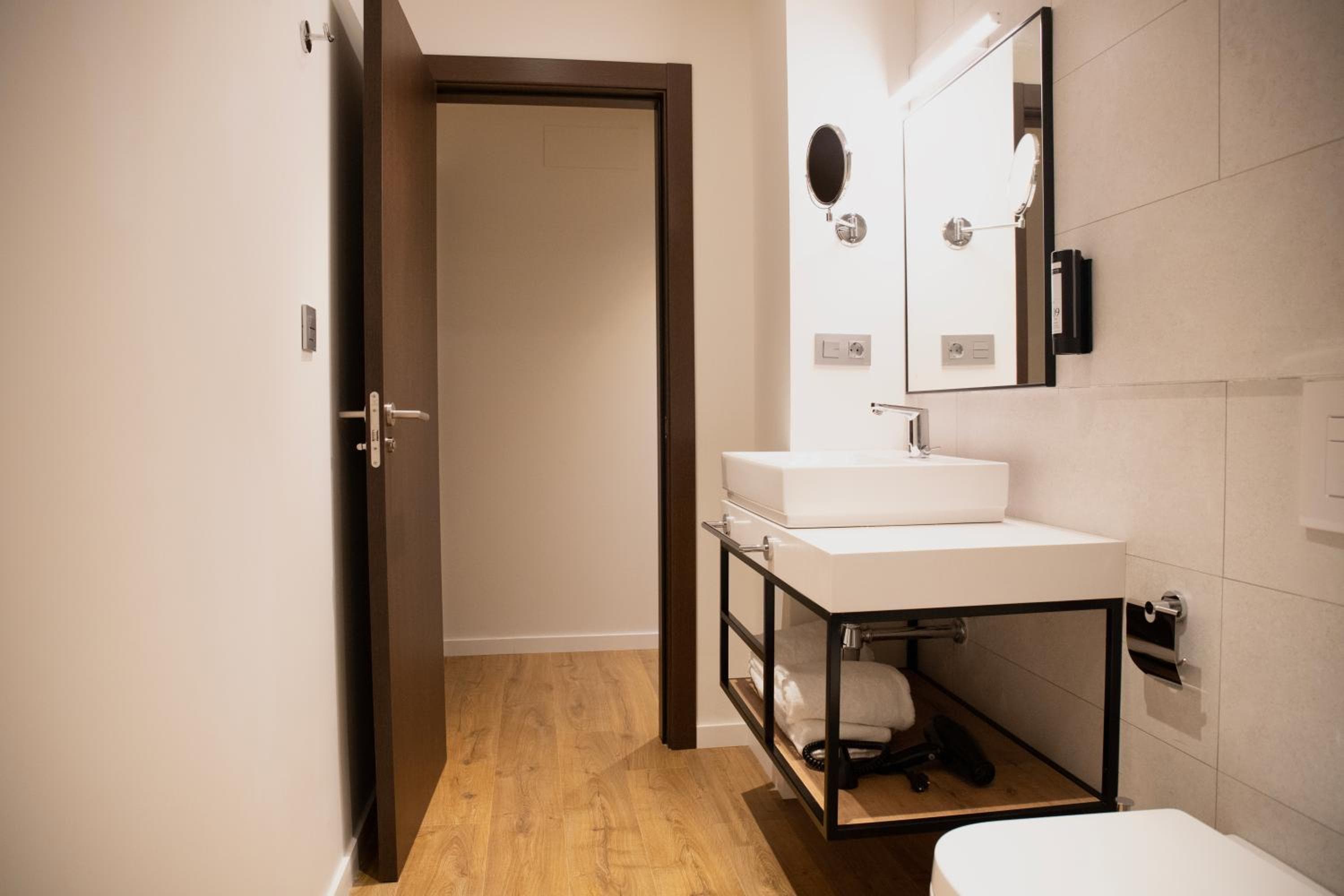 nQn Aparts & Suites Sevilla — 7