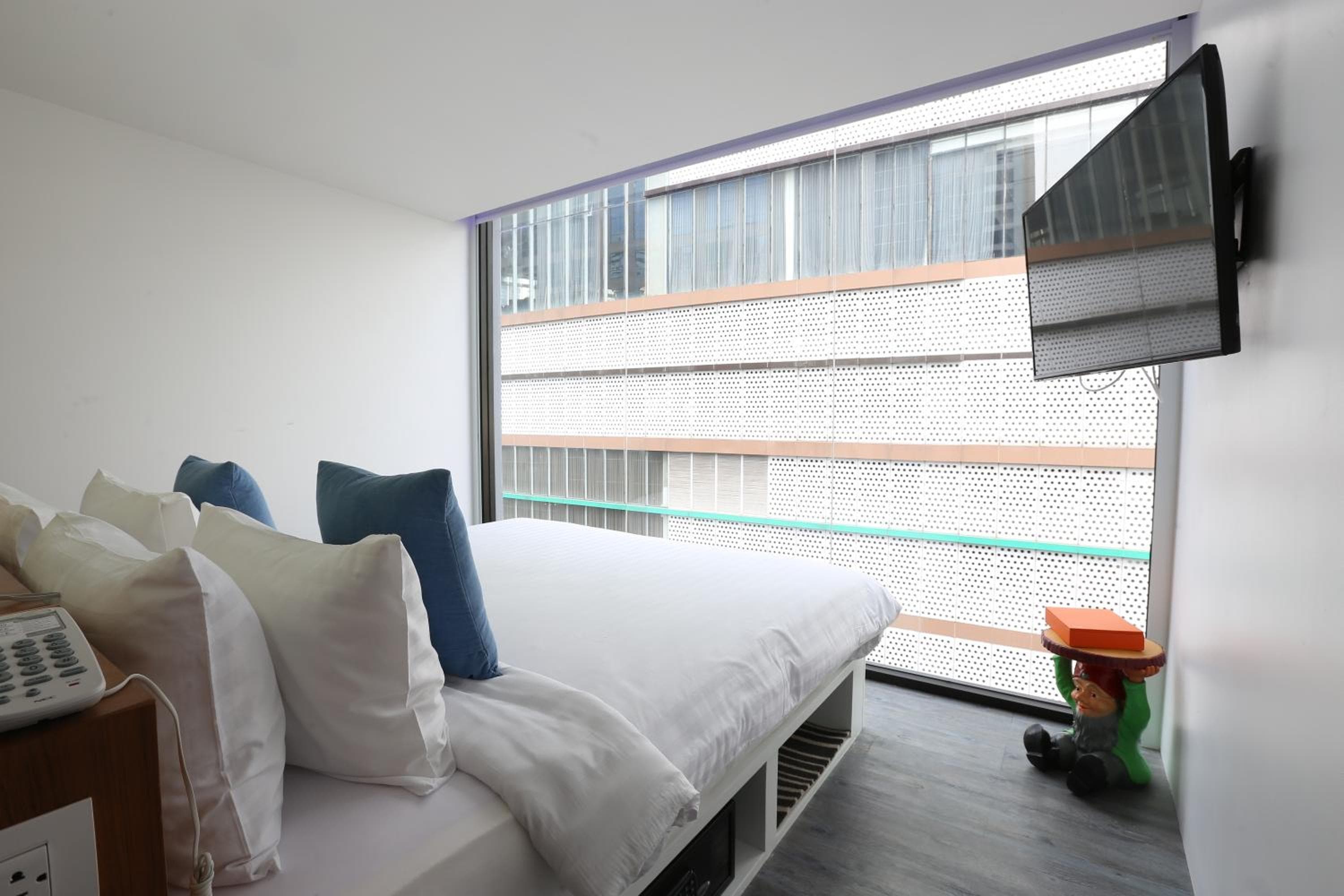 S Box Sukhumvit Hotel - SHA Extra Plus — 6