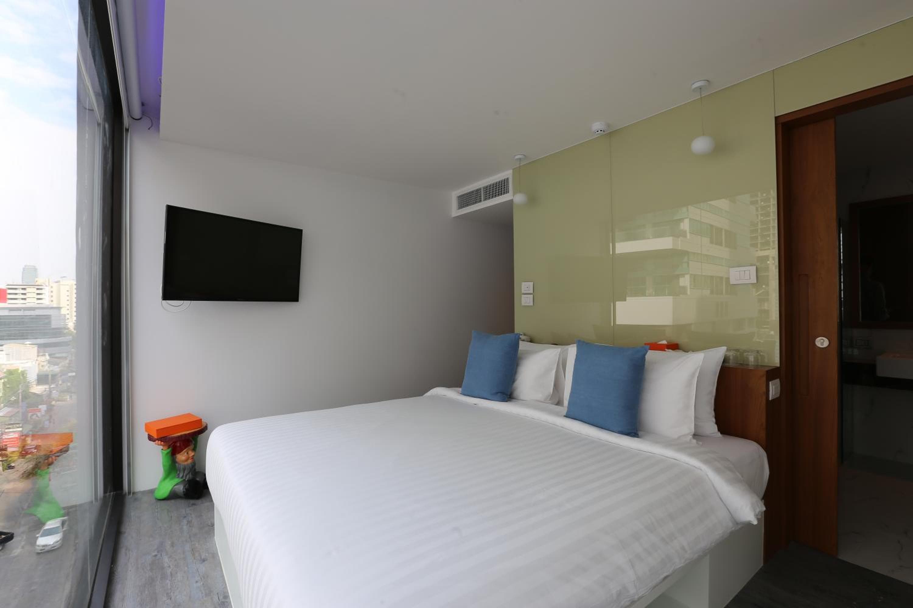 S Box Sukhumvit Hotel - SHA Extra Plus — 7