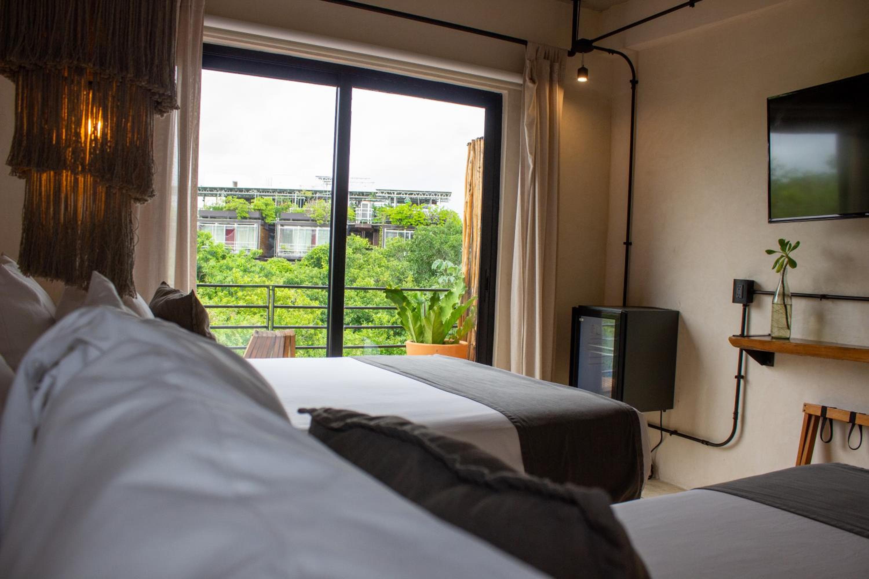 Caribbean Paradise Hotel & Spa - 5th Avenue — 17