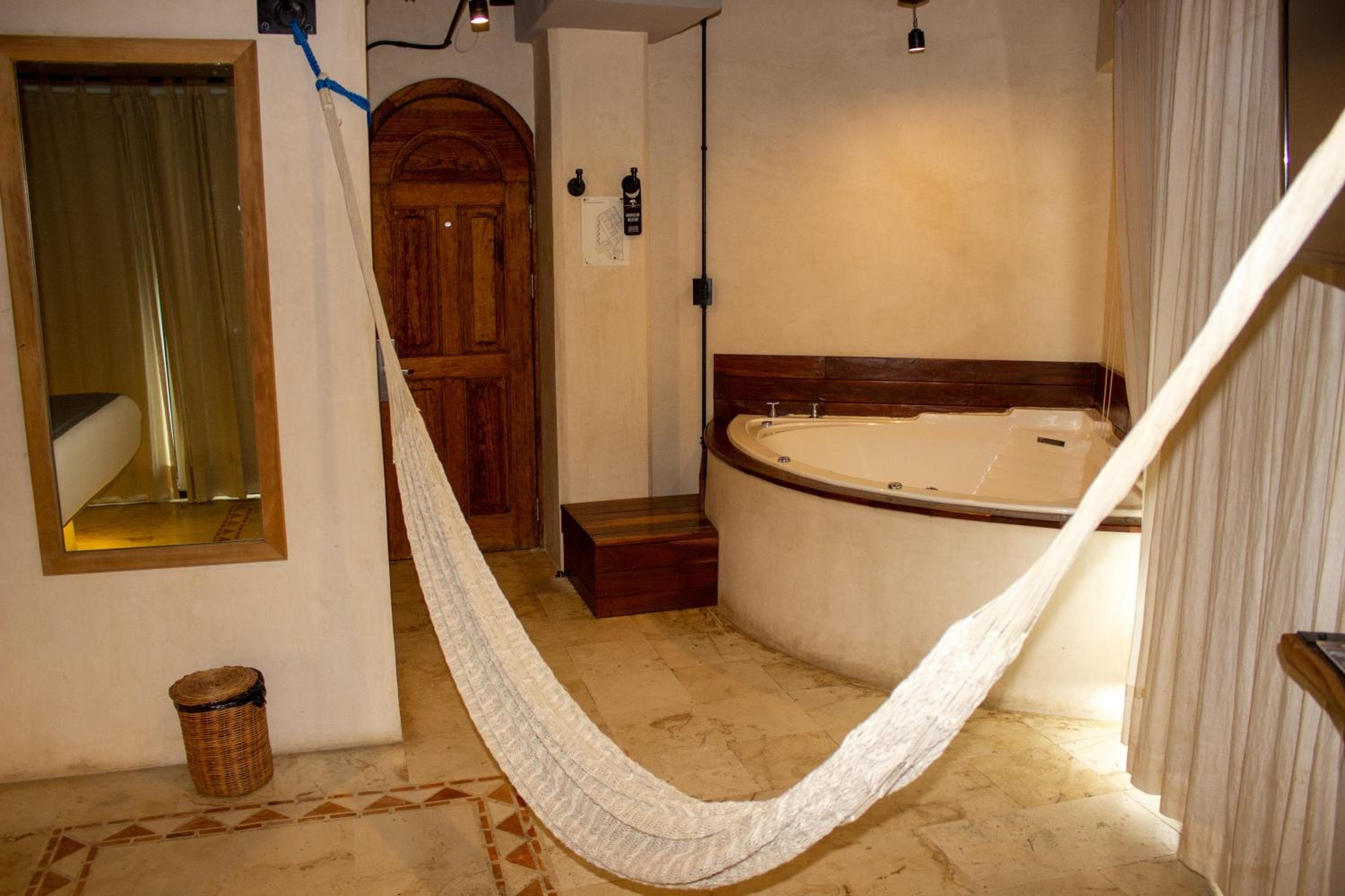 Caribbean Paradise Hotel & Spa - 5th Avenue — 25