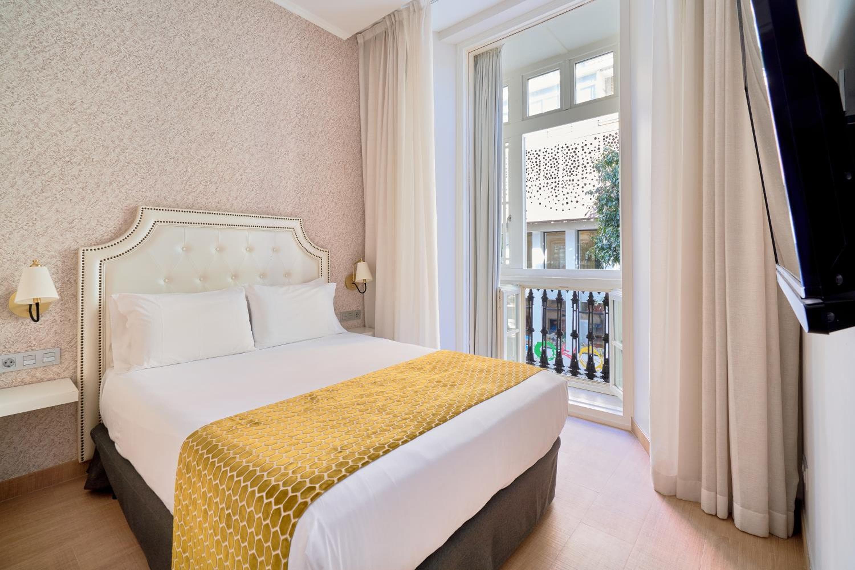 Tandem Soho Suites — 17