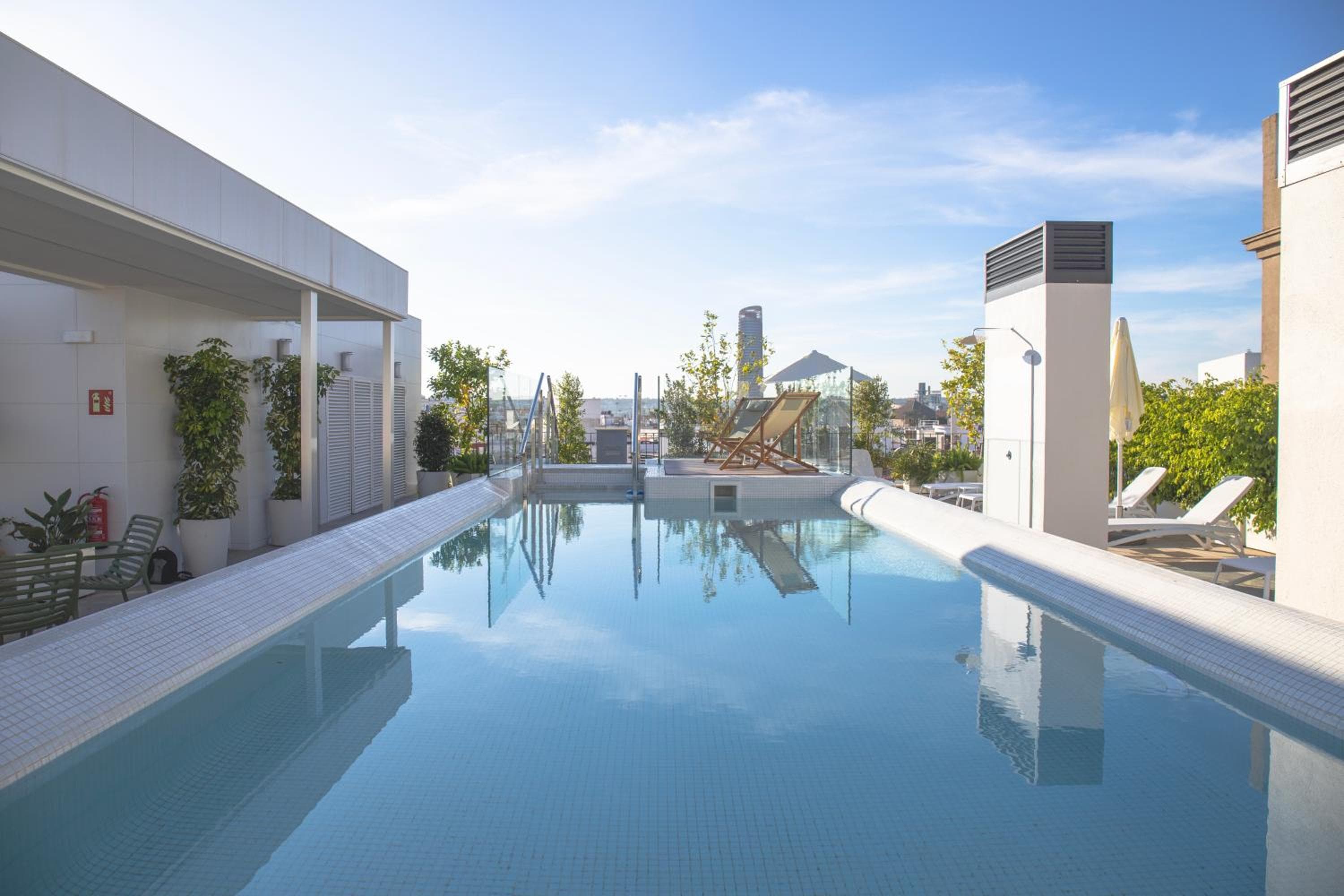 nQn Aparts & Suites Sevilla — 13