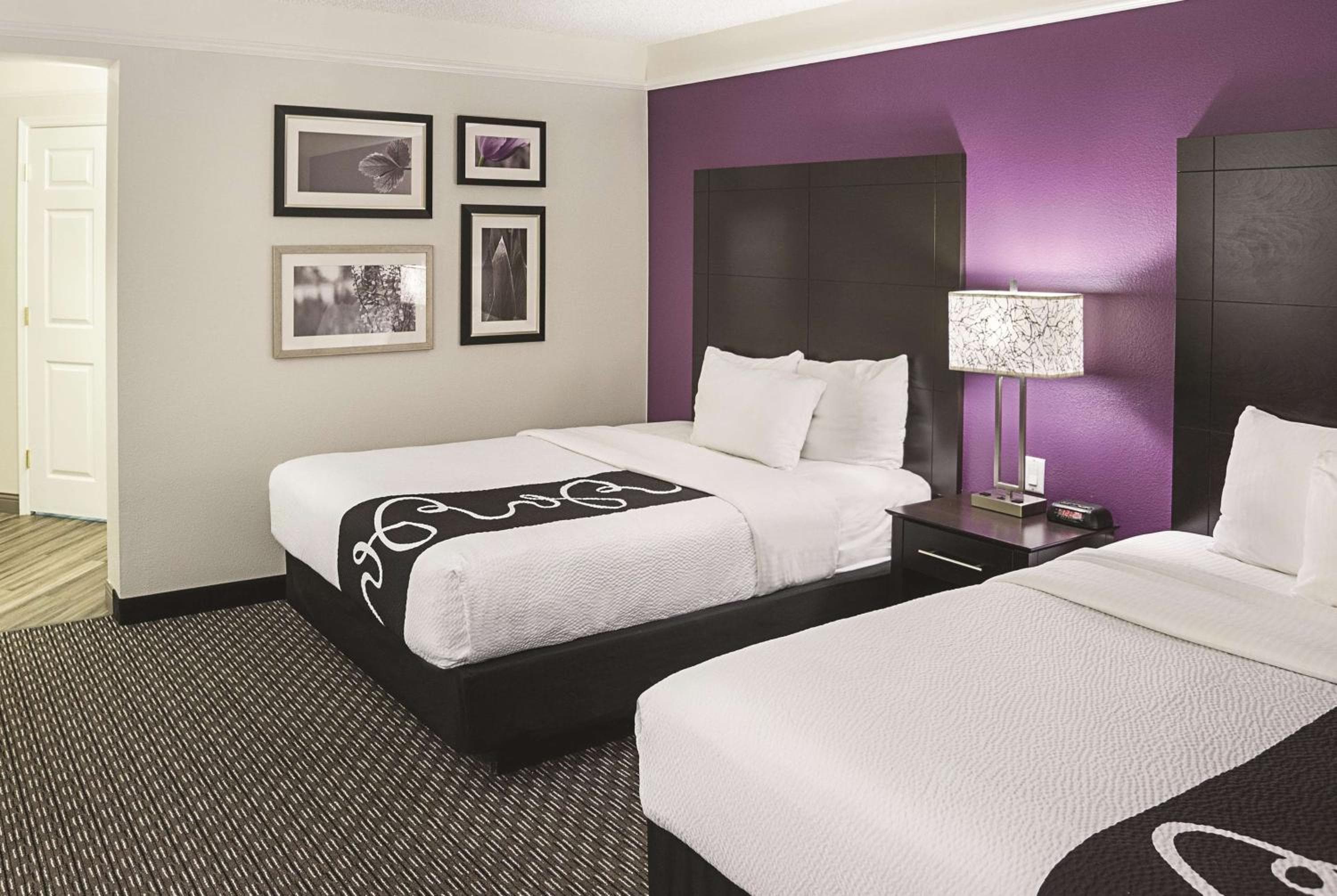 La Quinta by Wyndham Las Vegas Summerlin Tech — 12