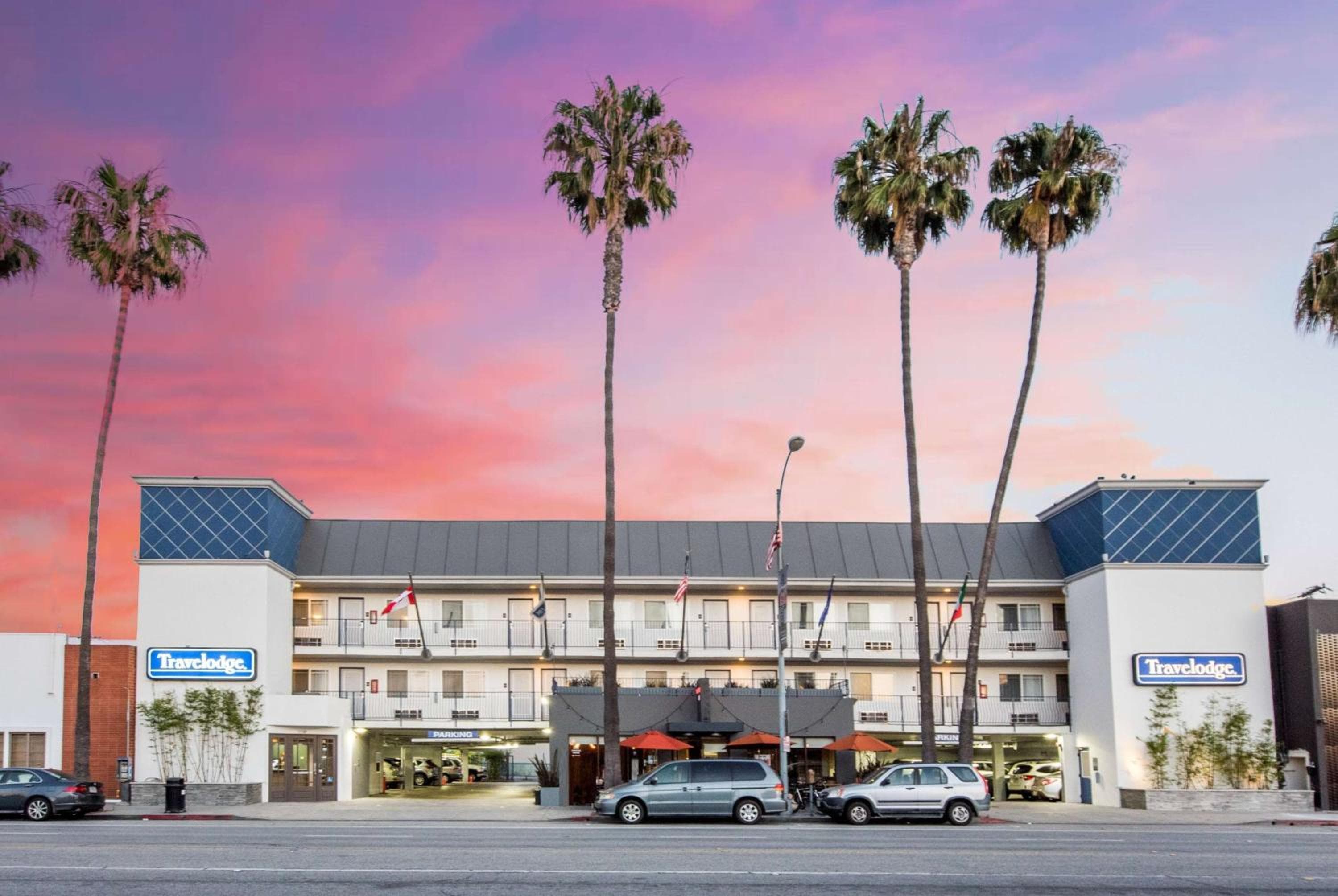 Travelodge by Wyndham Culver City — 7