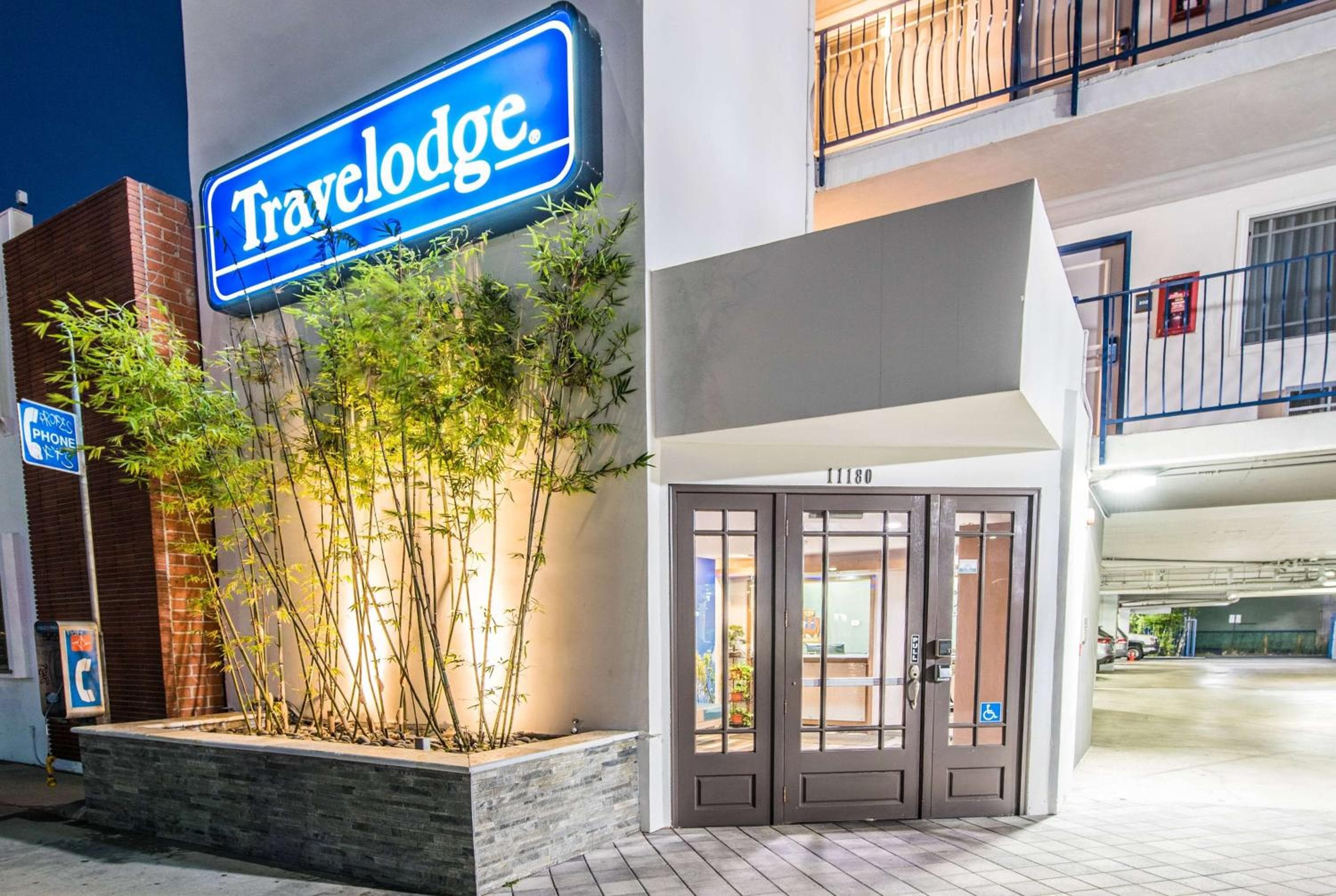 Travelodge by Wyndham Culver City — 8