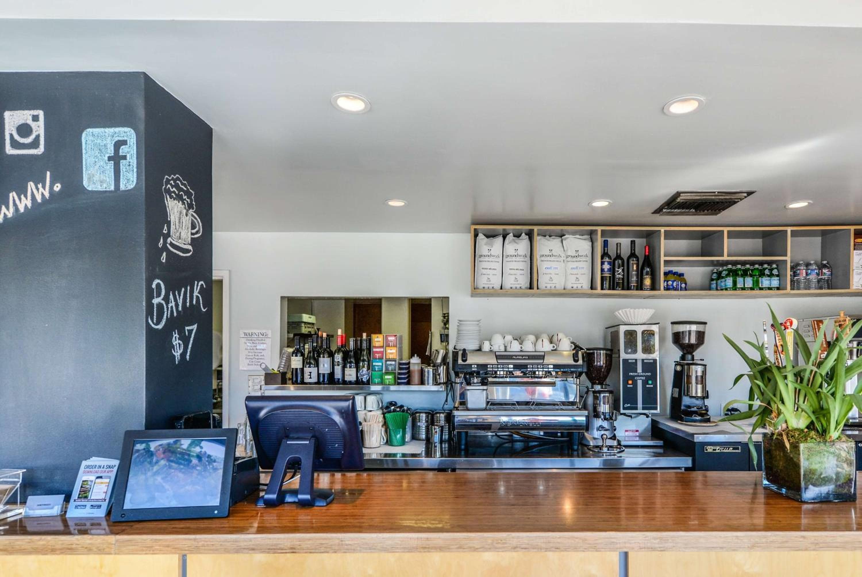 Travelodge by Wyndham Culver City — 17