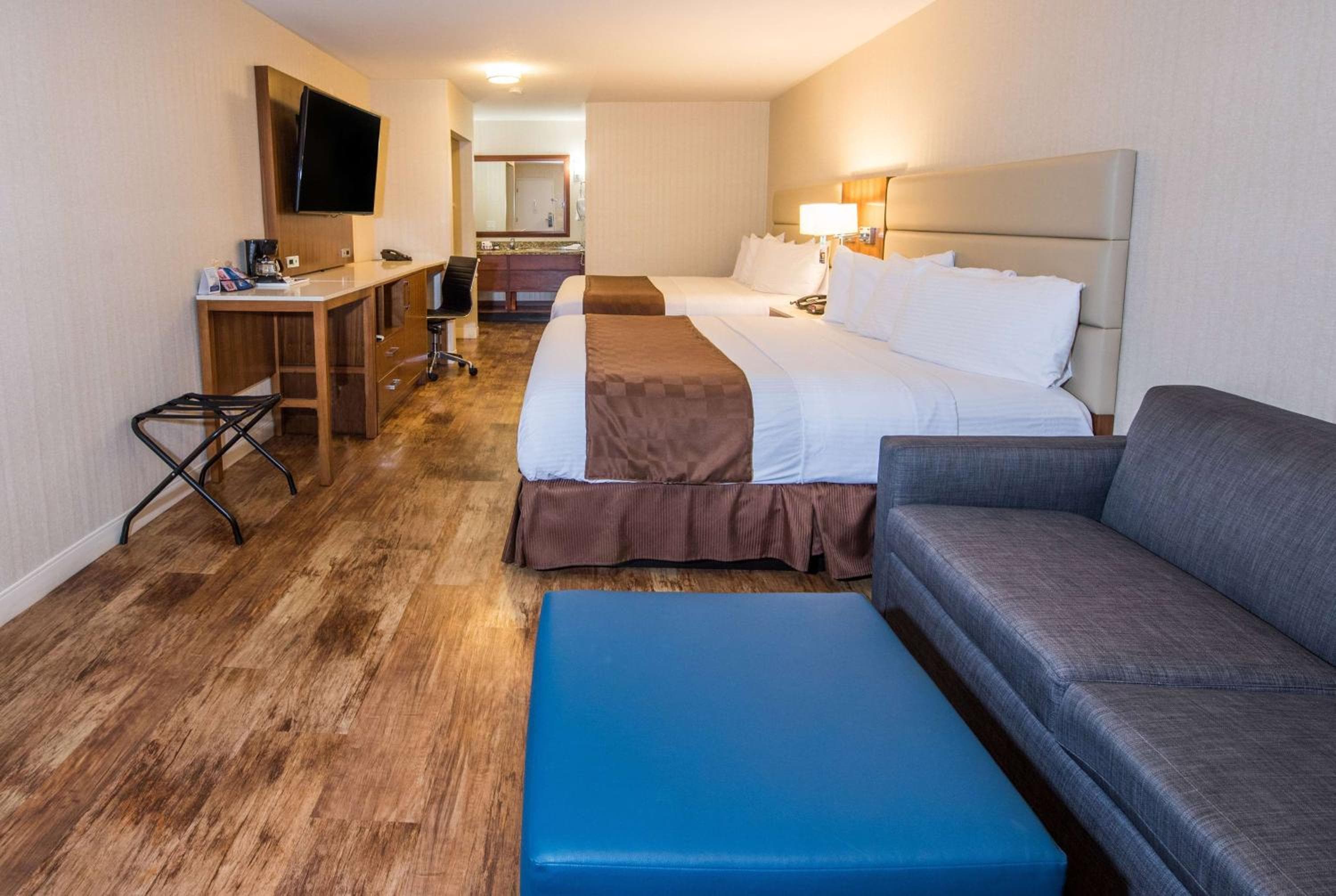 Travelodge by Wyndham Culver City — 24