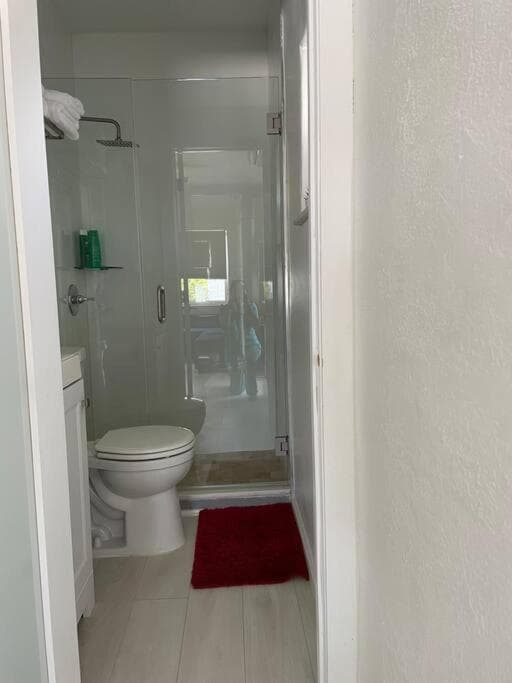 Cómodo apartamento moderno-ubicación céntrica. — 17