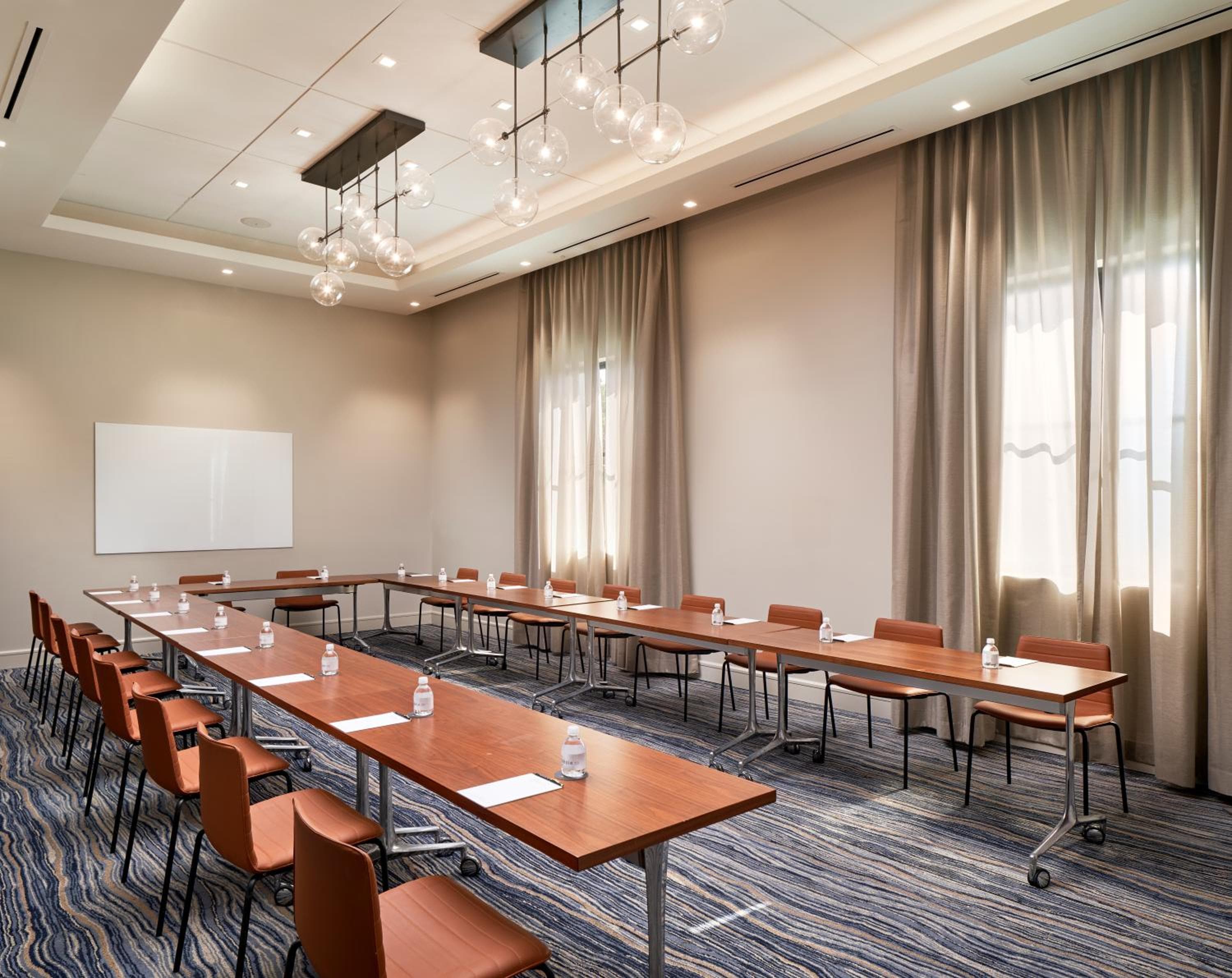 THesis Hotel Miami Coral Gables, Curio Collection by Hilton — 6