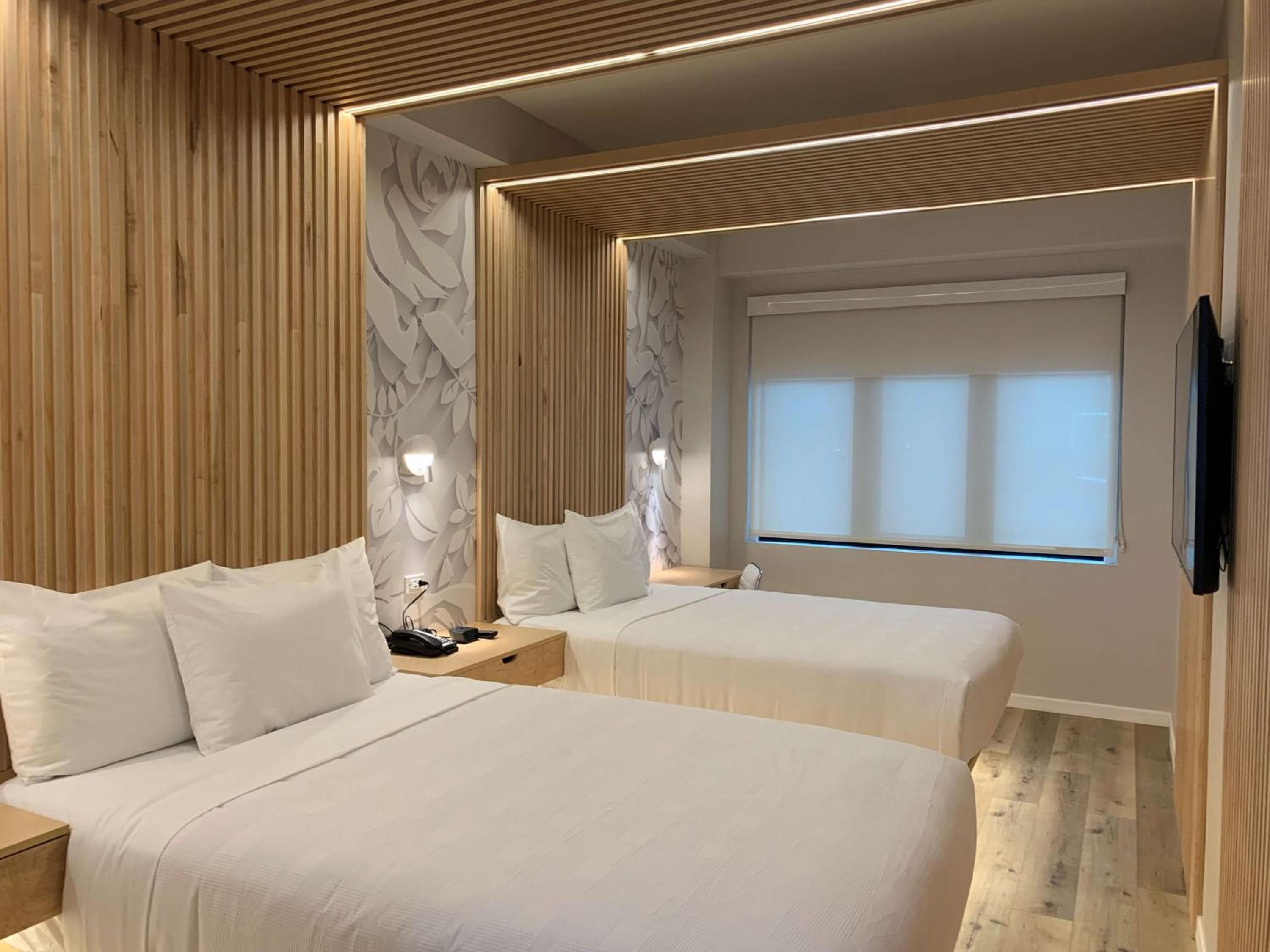 Best Western Plus Soho Hotel — 11