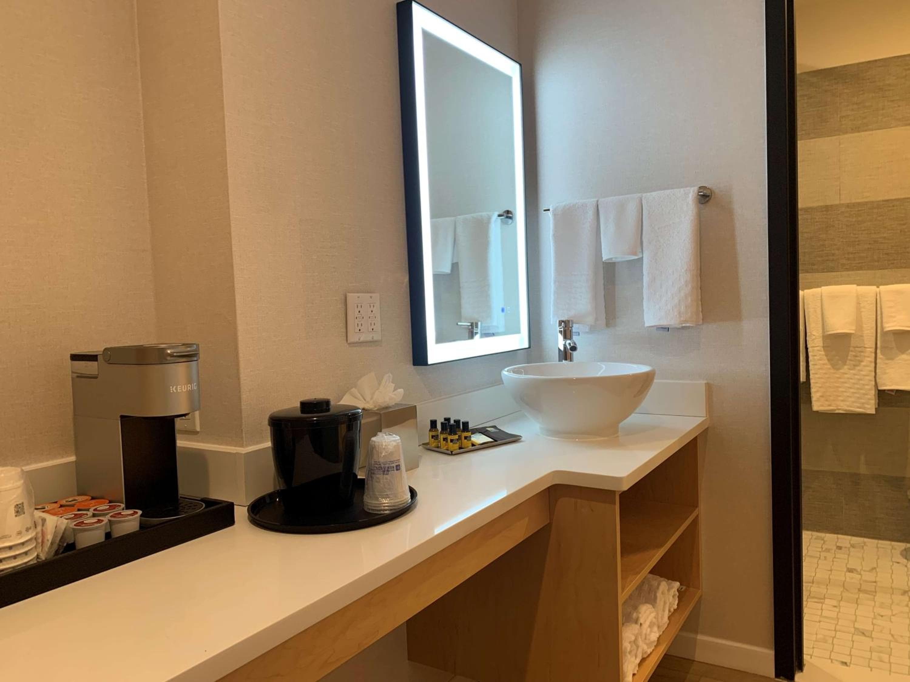 Best Western Plus Soho Hotel — 12