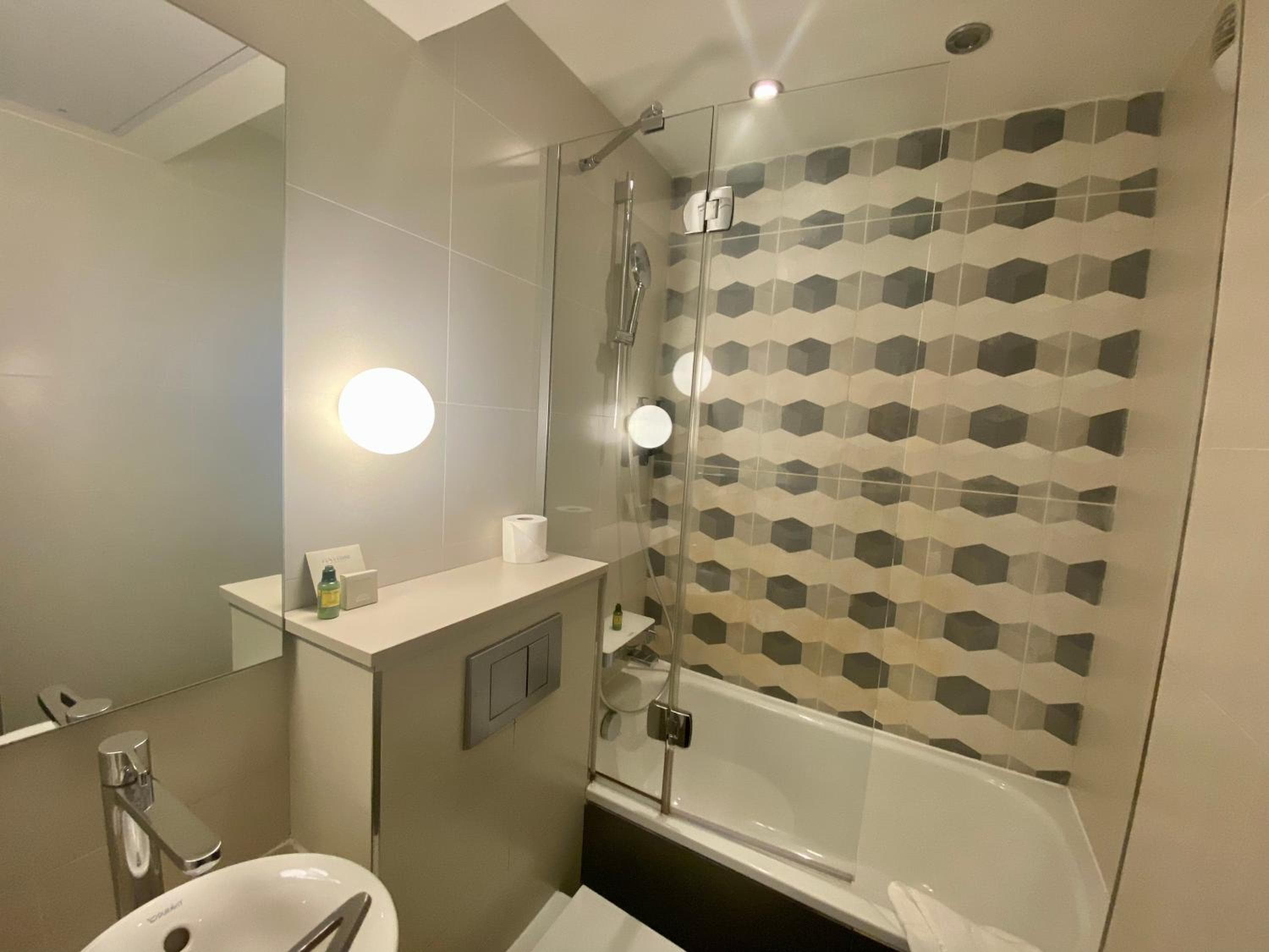 Hotel Yllen Eiffel — 4