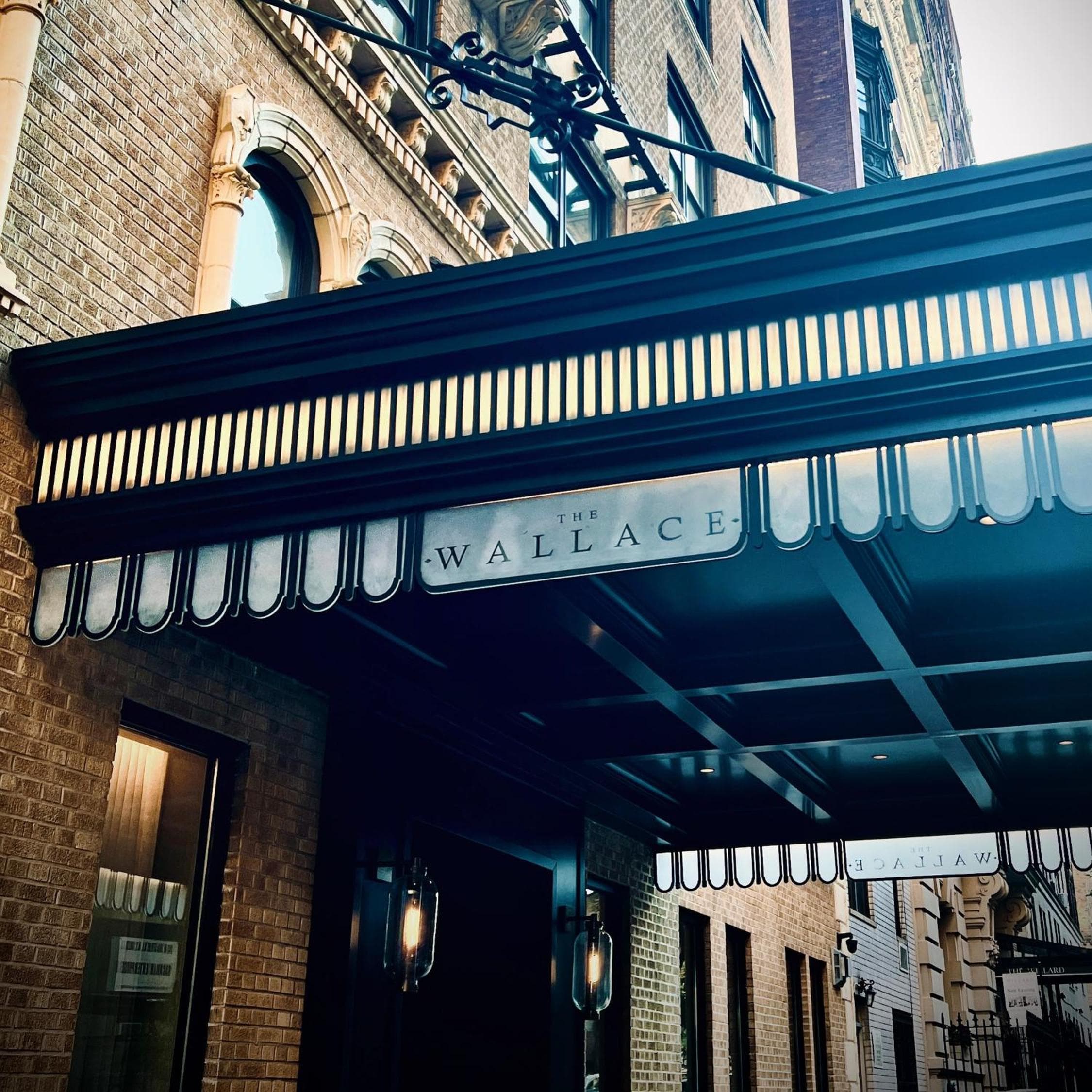 Das Wallace Hotel — 1