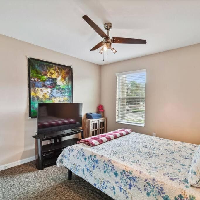 2 King Bed Hot Tub Home — 30