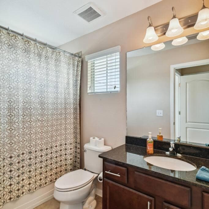 2 King Bed Hot Tub Home — 18