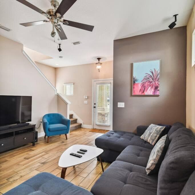 2 King Bed Hot Tub Home — 9