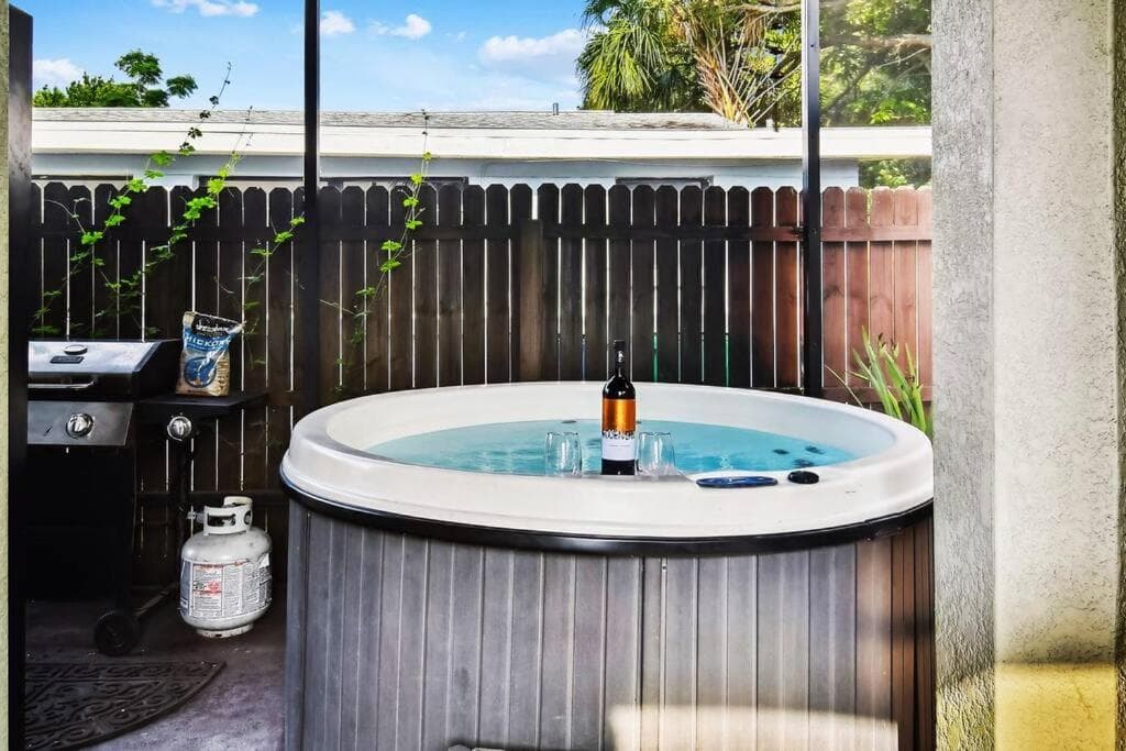 2 King Bed Hot Tub Home — 2