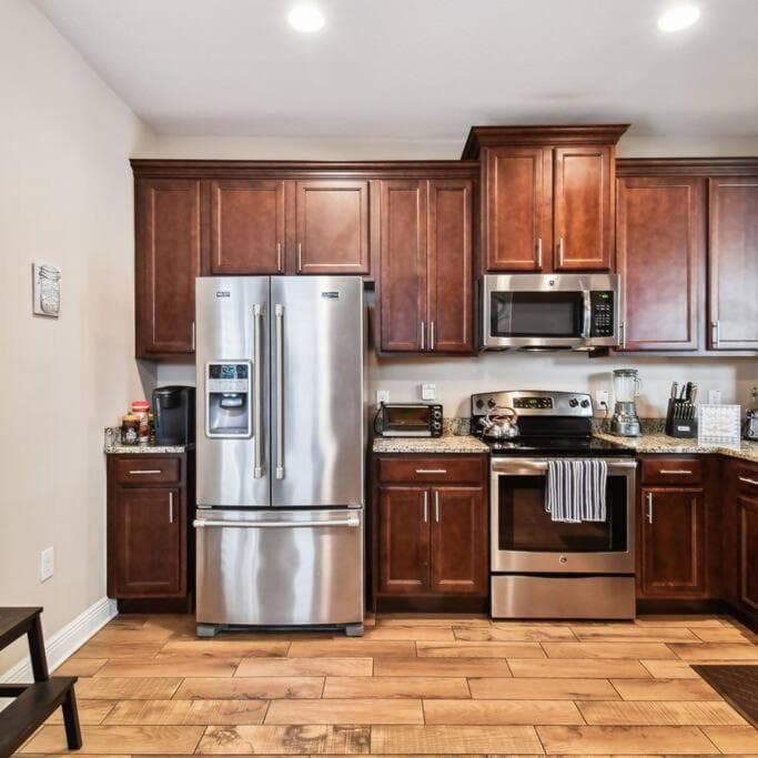 2 King Bed Hot Tub Home — 8