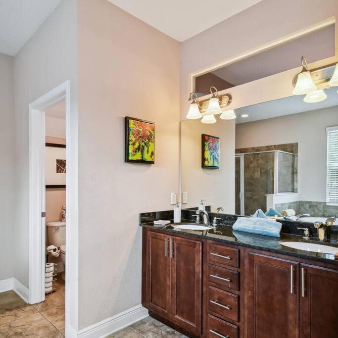 2 King Bed Hot Tub Home — 29