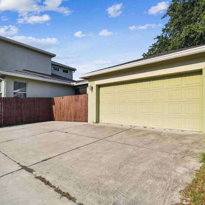 2 King Bed Hot Tub Home — 11