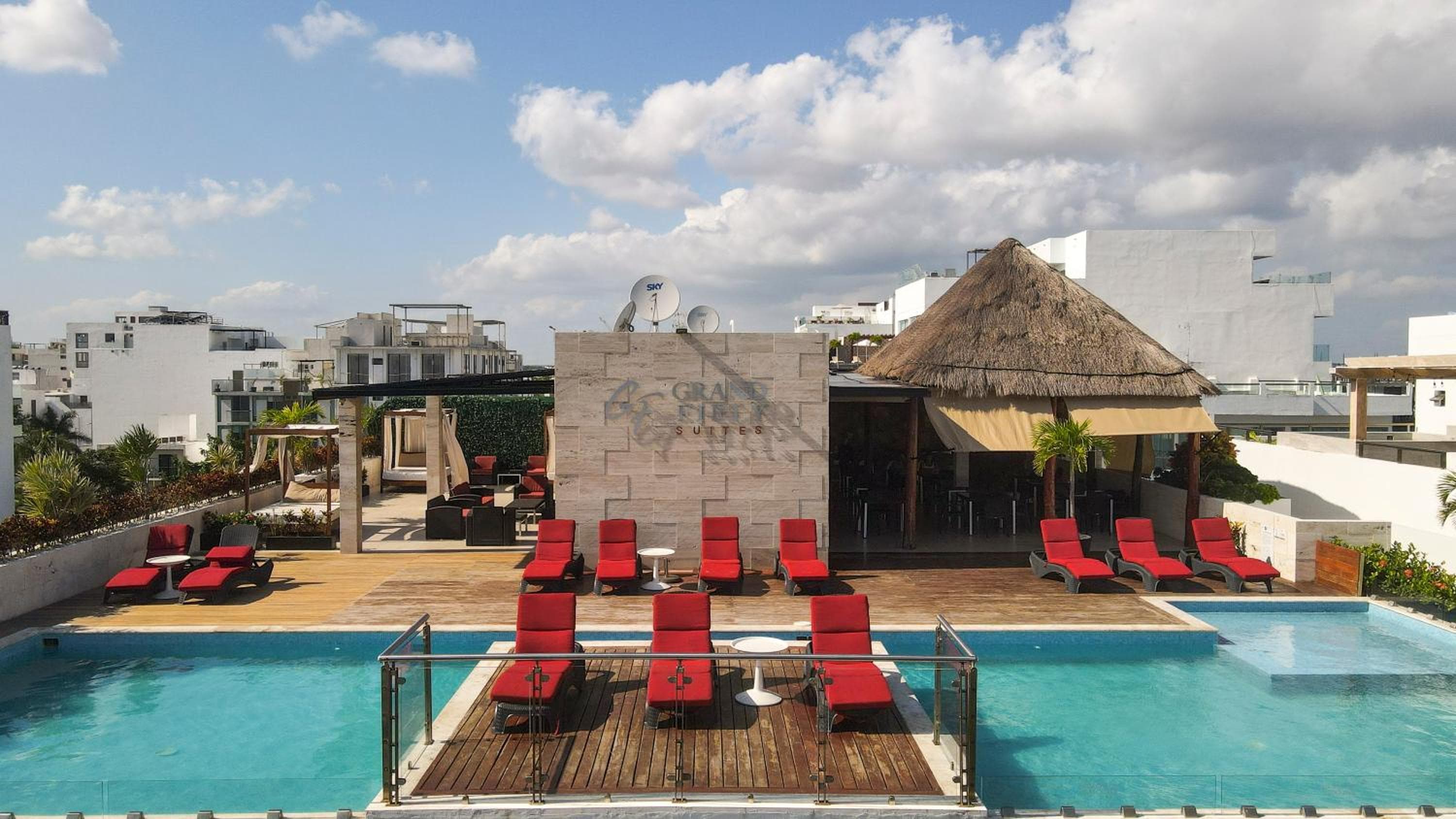 Grand Cincuenta Suites — 13