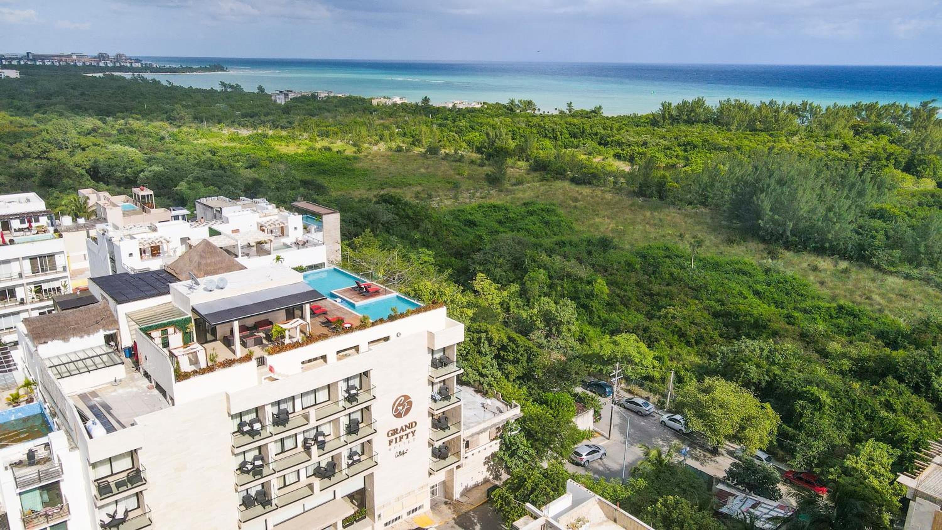Grand Cincuenta Suites — 1