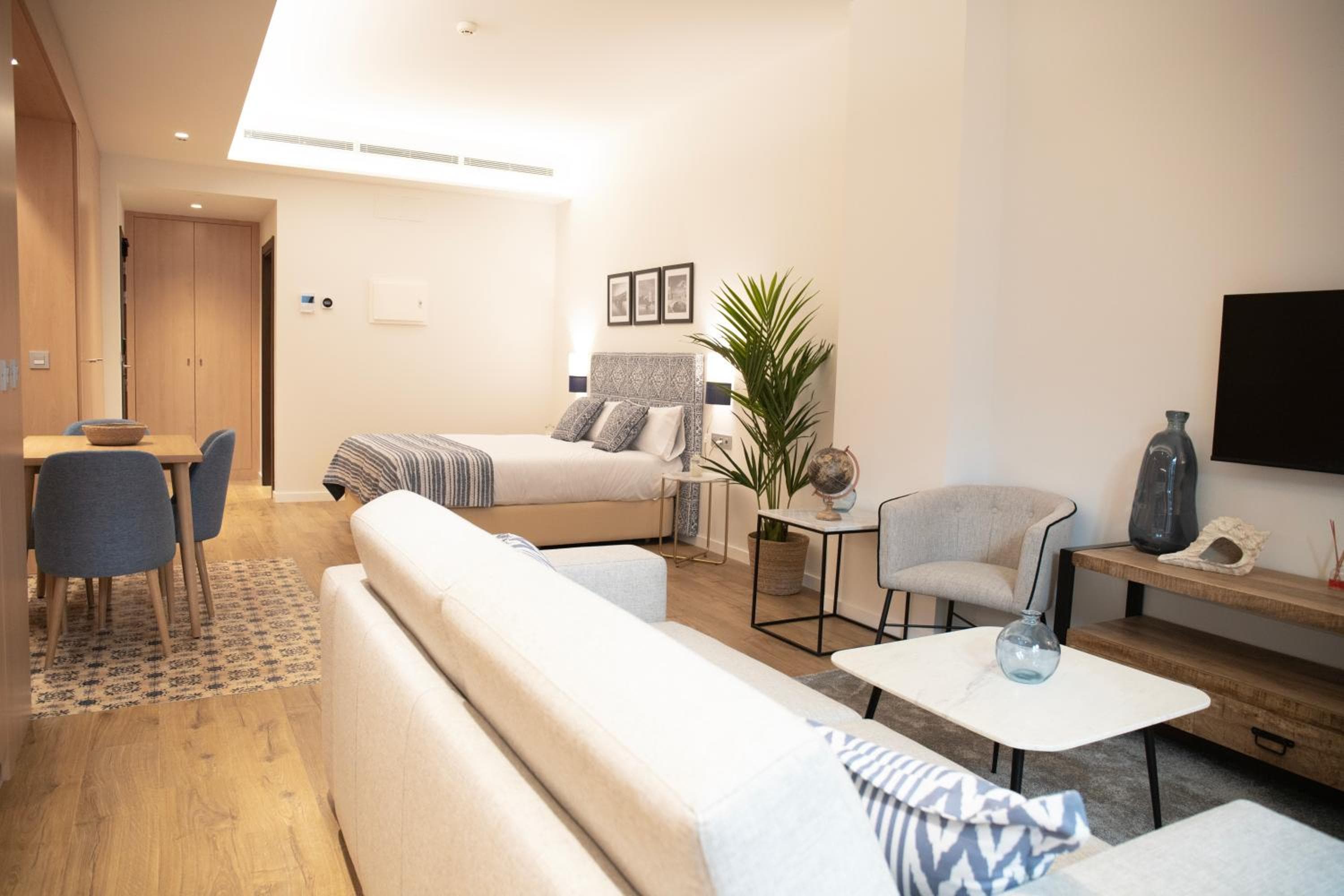 nQn Aparts & Suites Sevilla — 18