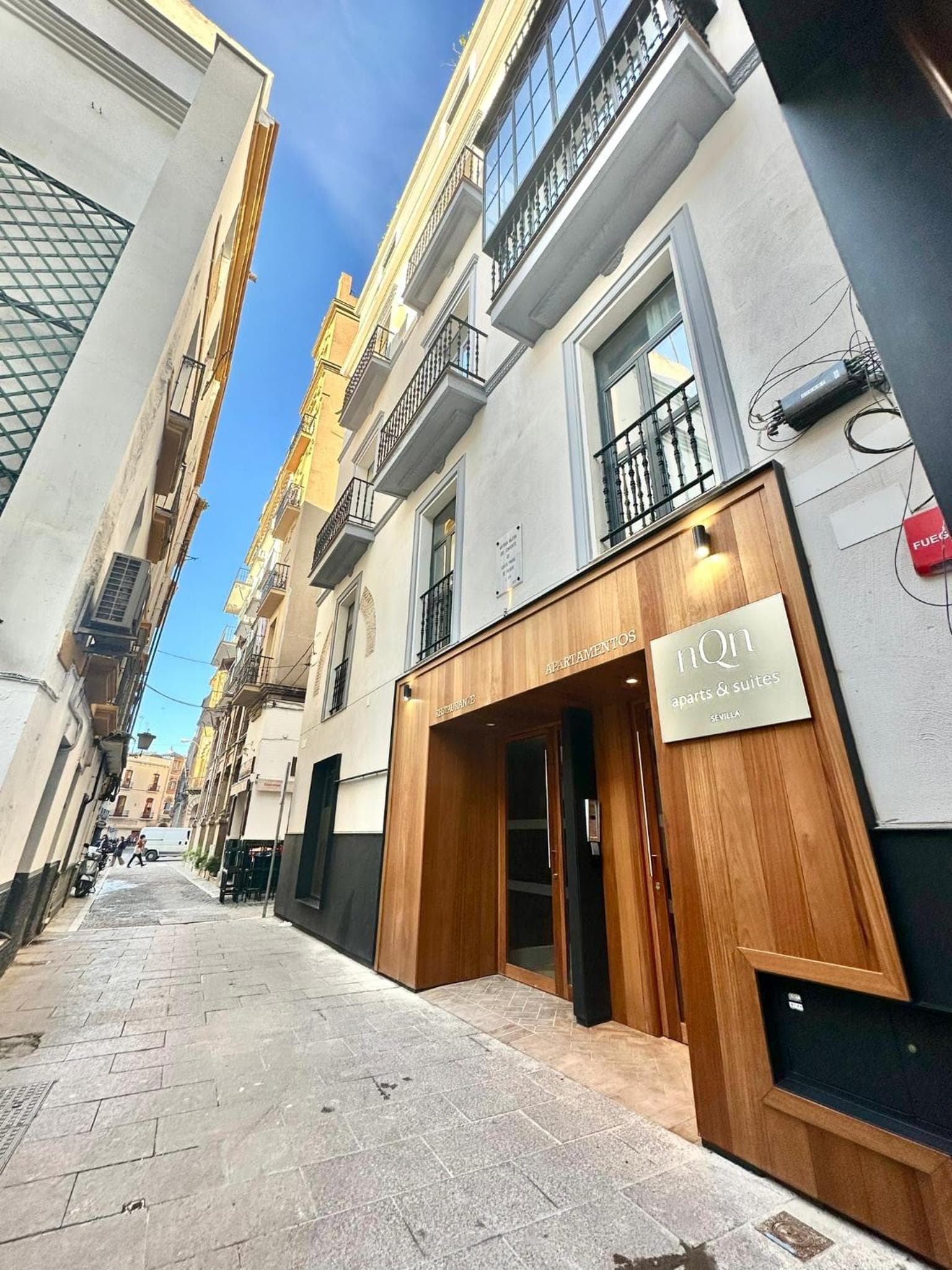 nQn Aparts & Suites Sevilla — 7