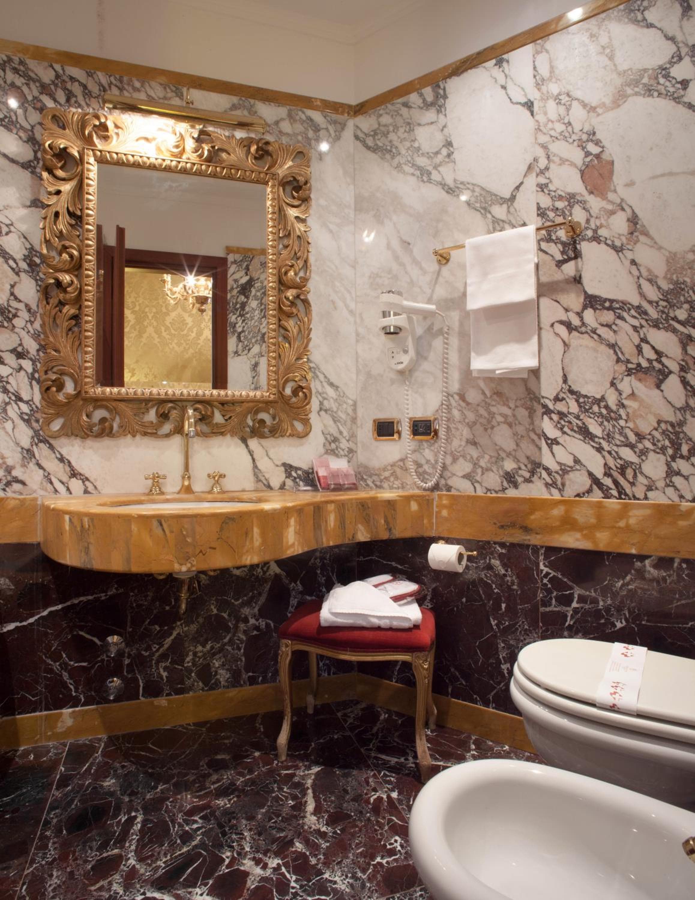 Hotel Des Epoques — 10