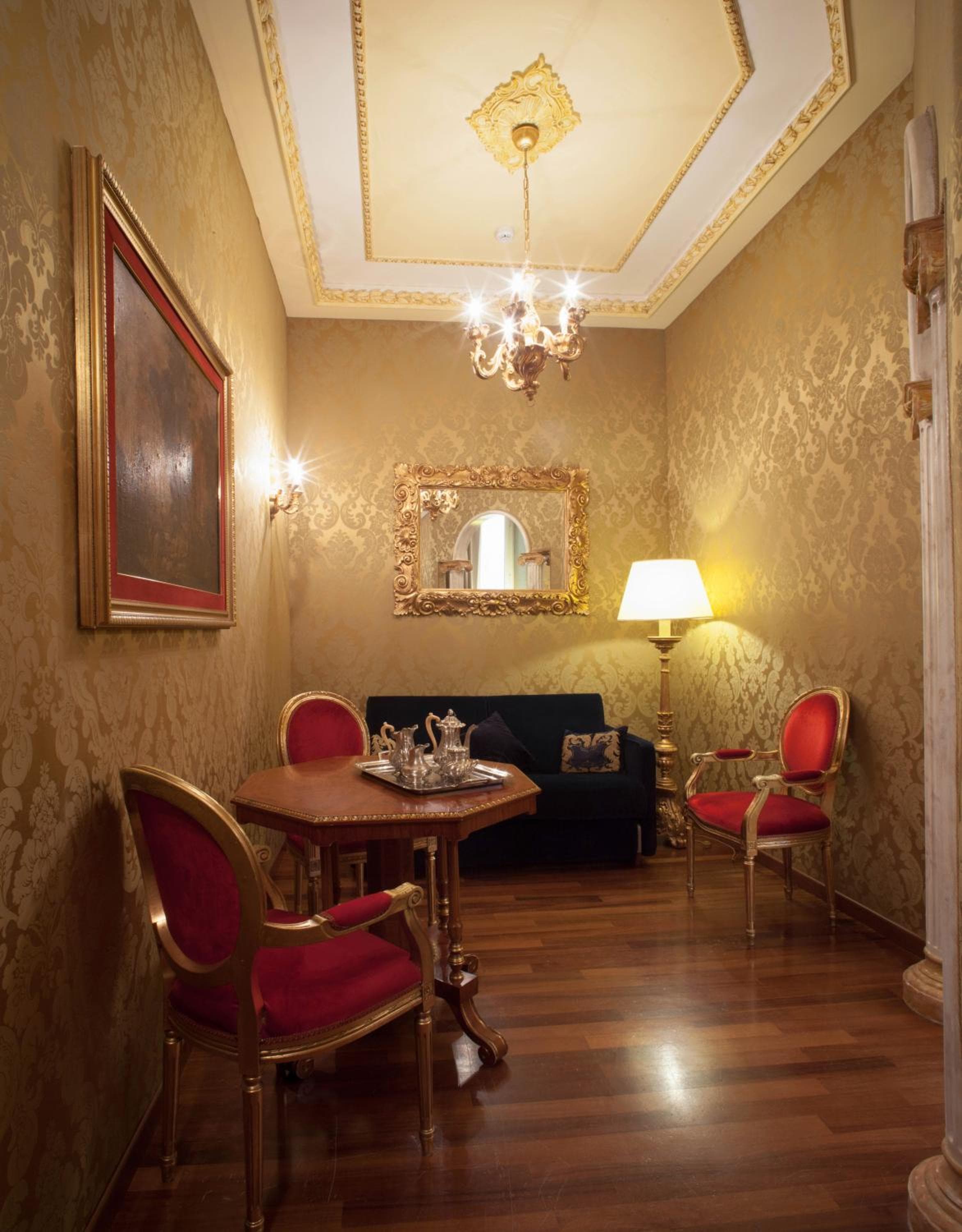 Hotel Des Epoques — 8