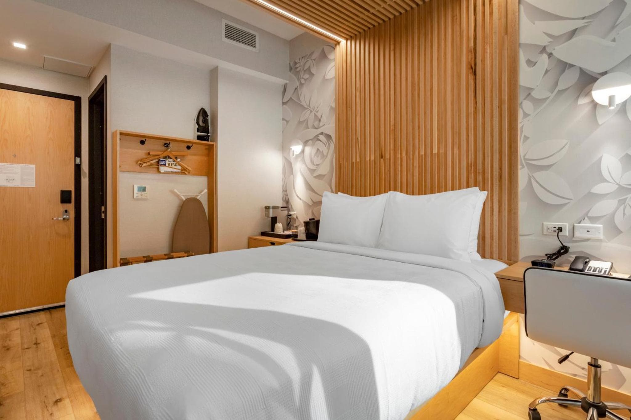Best Western Plus Soho Hotel — 23