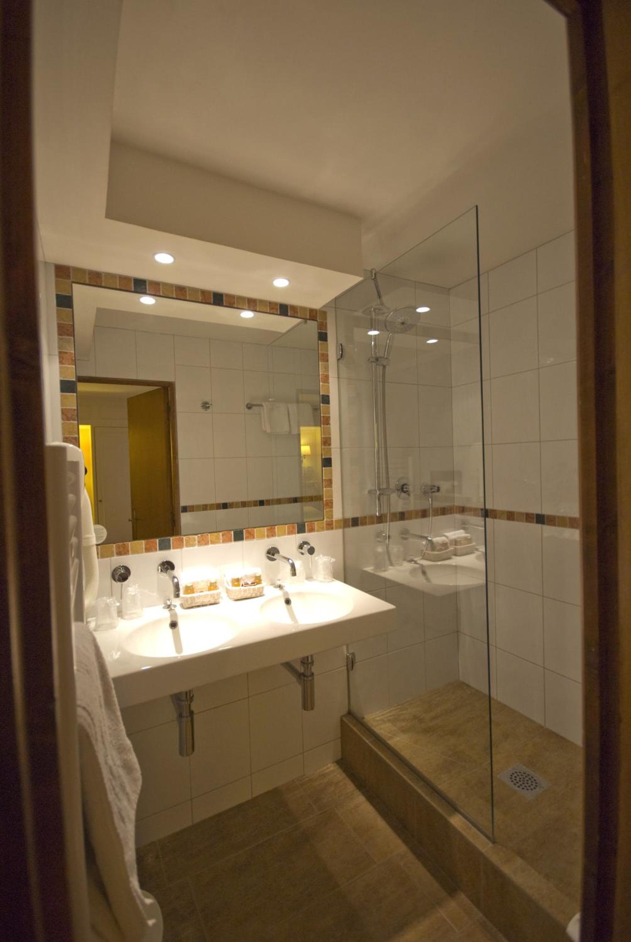 Hôtel Saint-Paul Rive-Gauche — 10