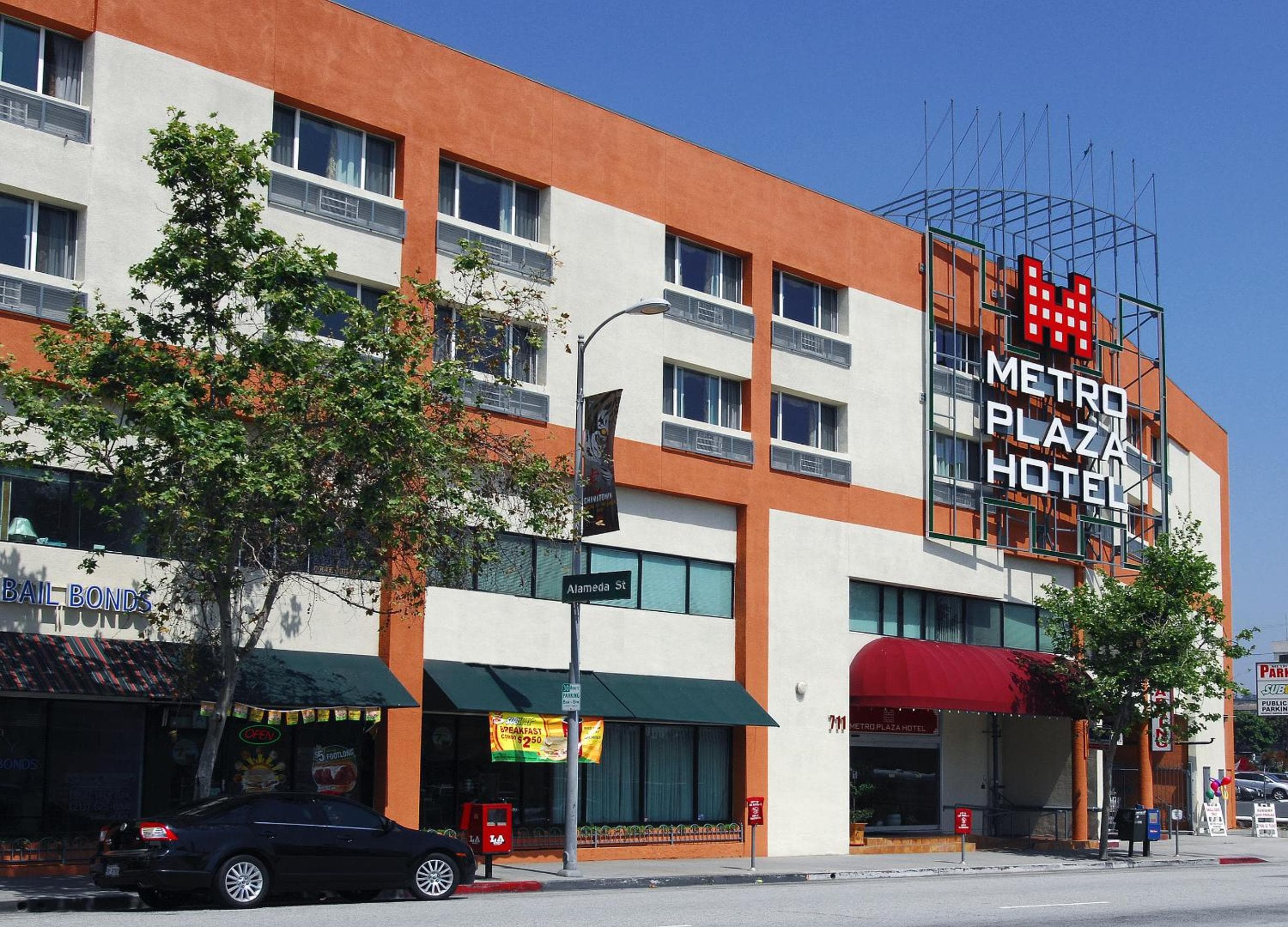 Metro Plaza Hotel — 1