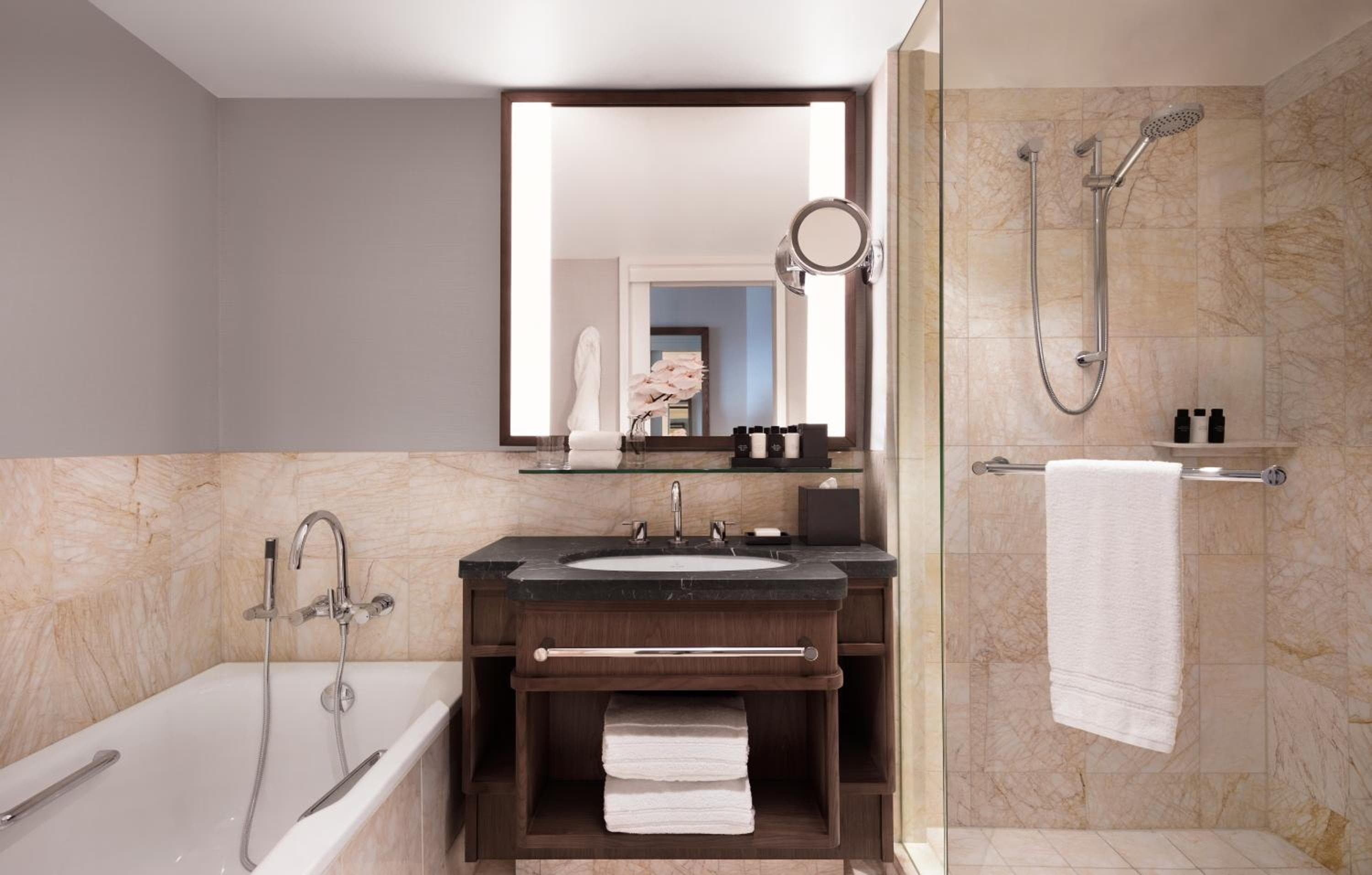 Four Seasons Hotel Sydney hotel, 199 George Street, Sydney, Australia — photo 3