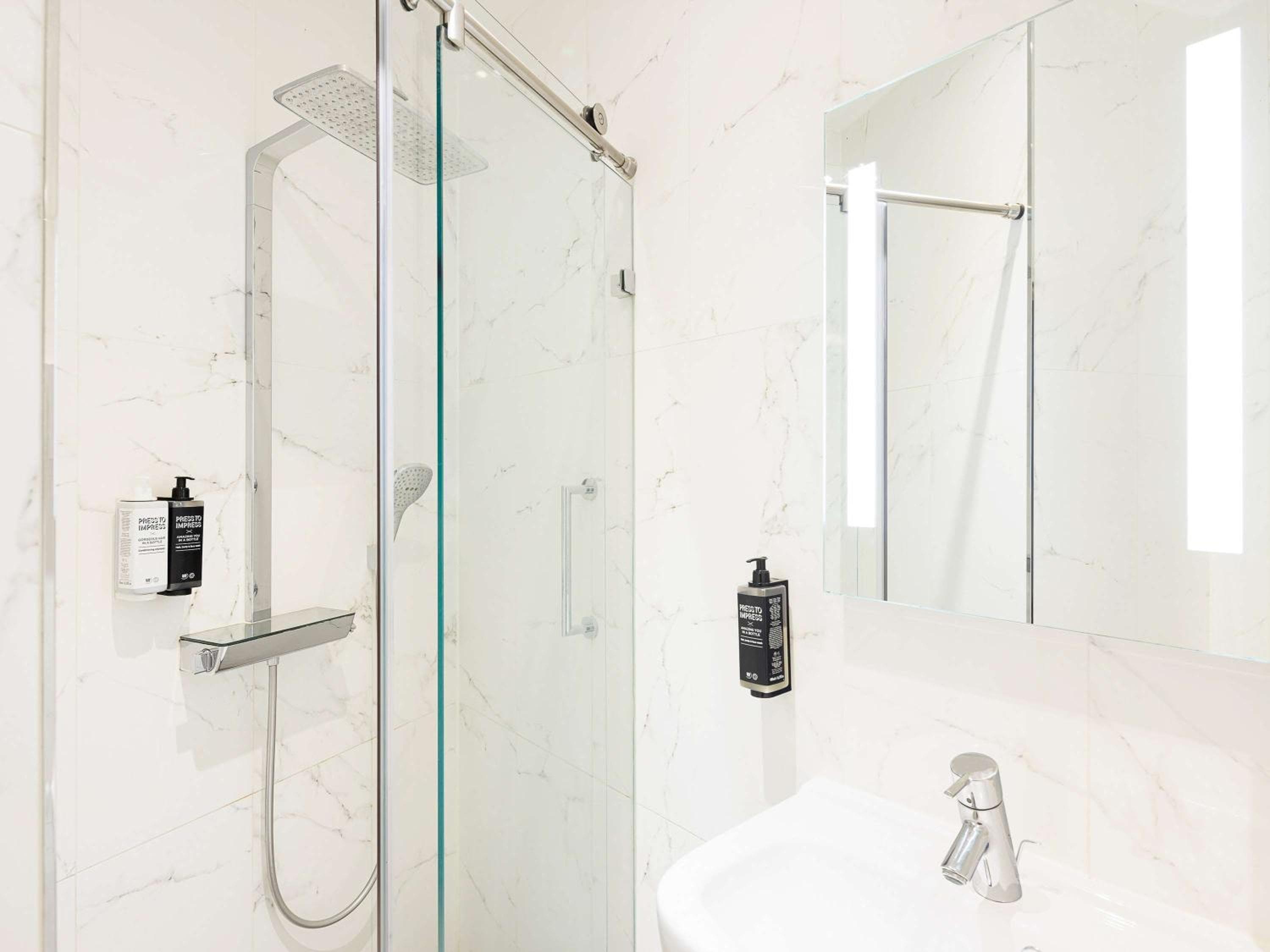 ibis Styles Stazione Centrale di Amsterdam — 11