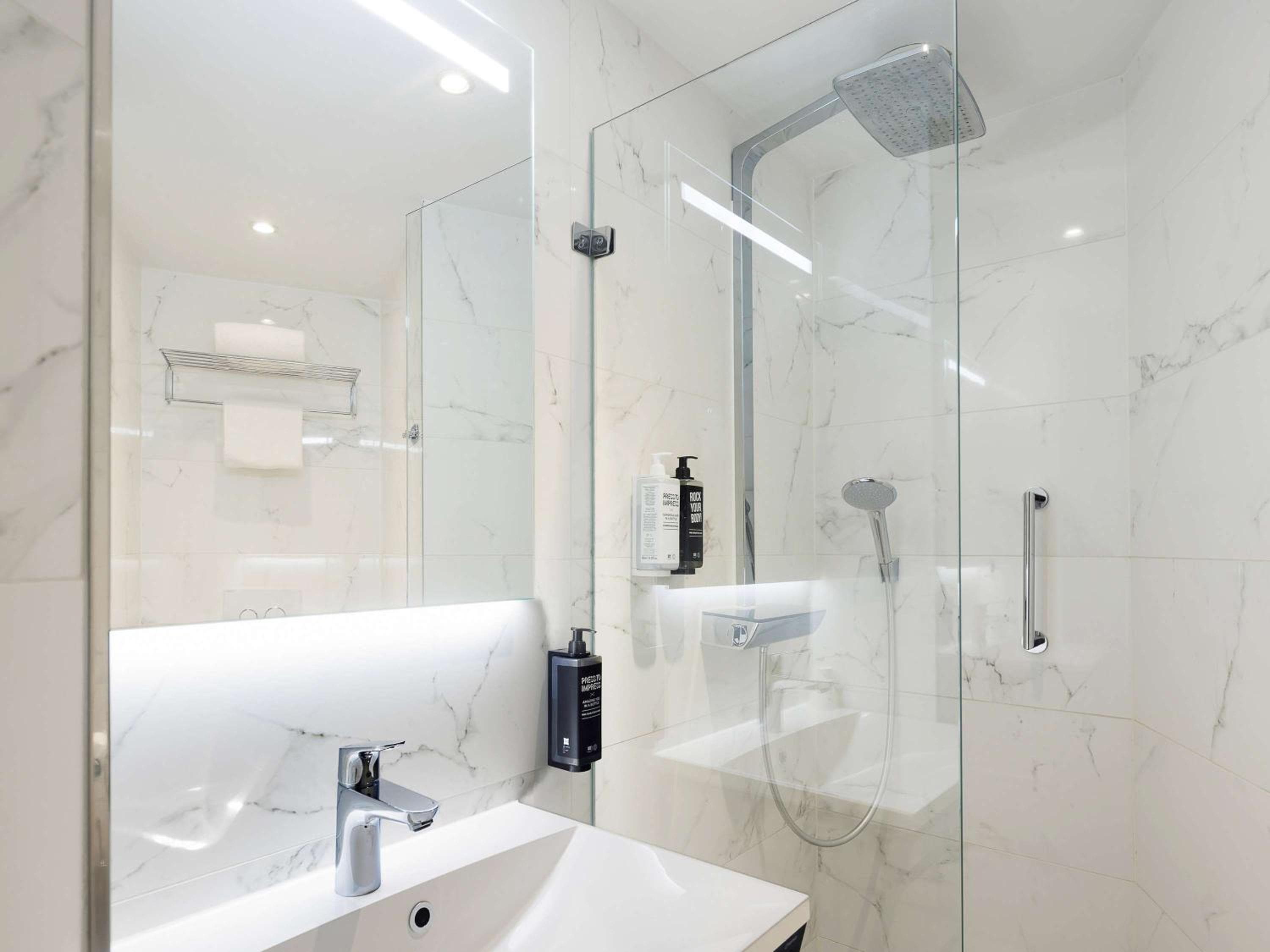 ibis Styles Amsterdam Central Station — 8
