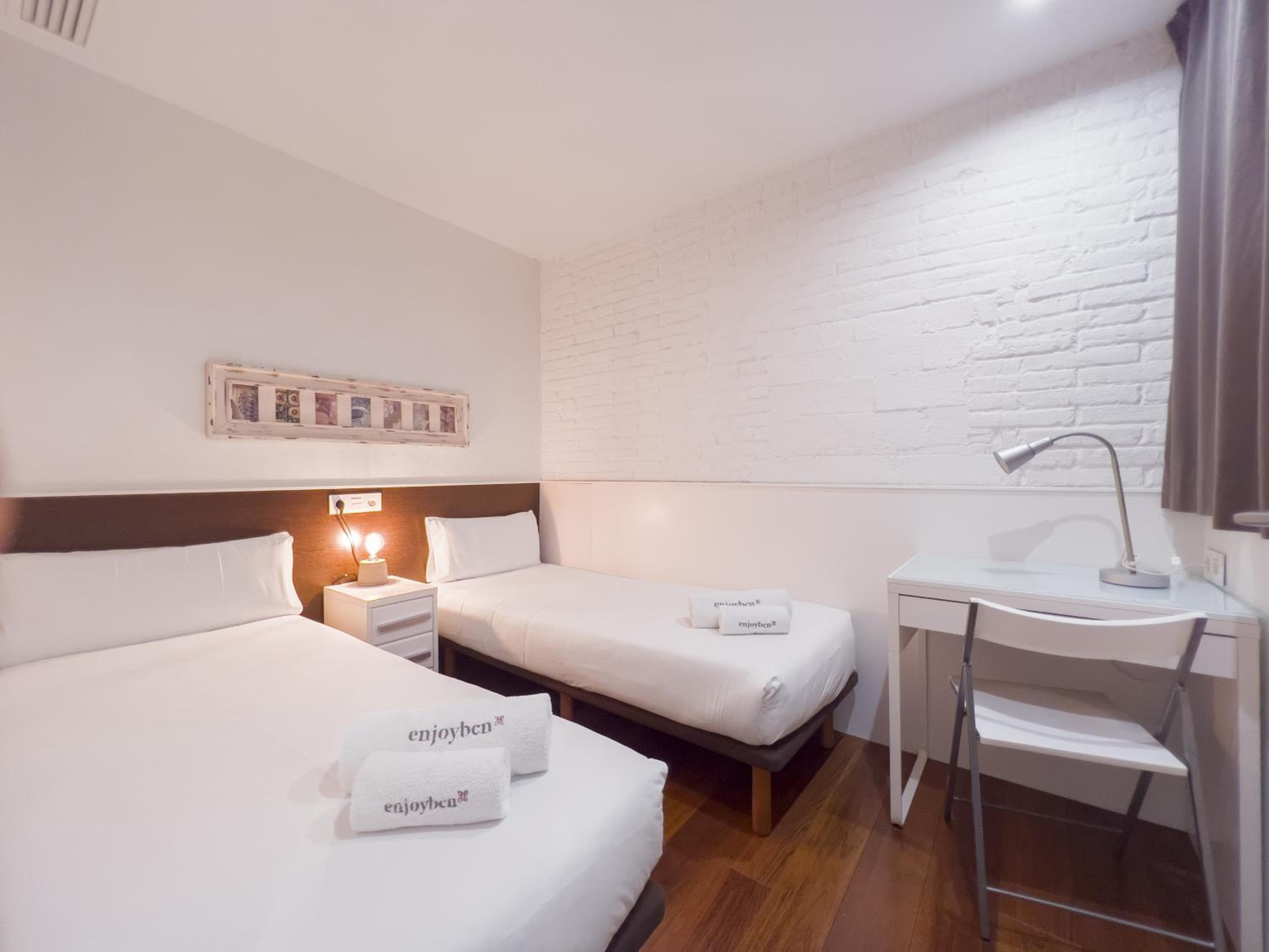 Enjoybcn Gaudi Apartments — 7