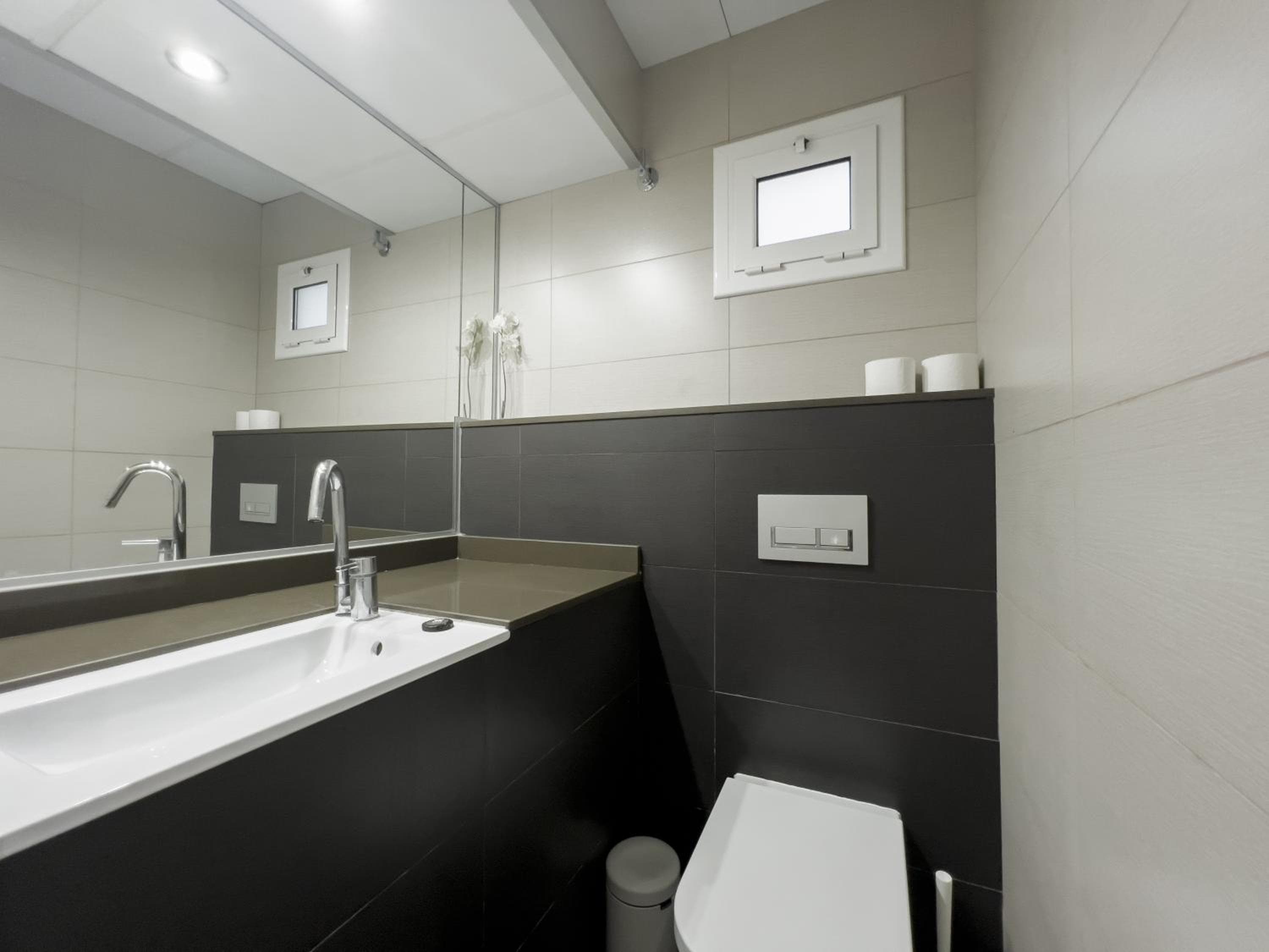 Apartamentos Enjoybcn Gaudí — 17