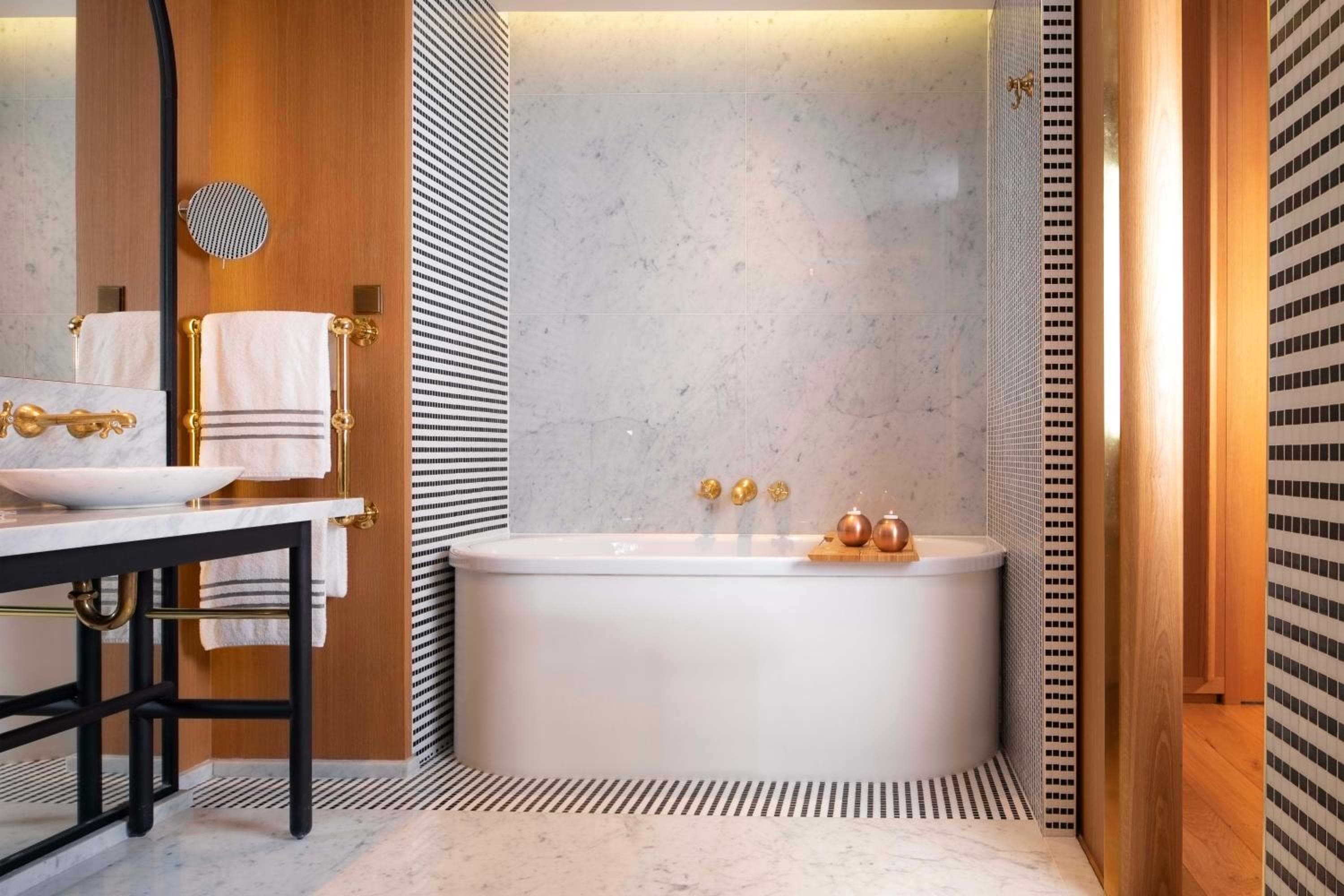 Hôtel Vernet Champs Elysées Paris — 26