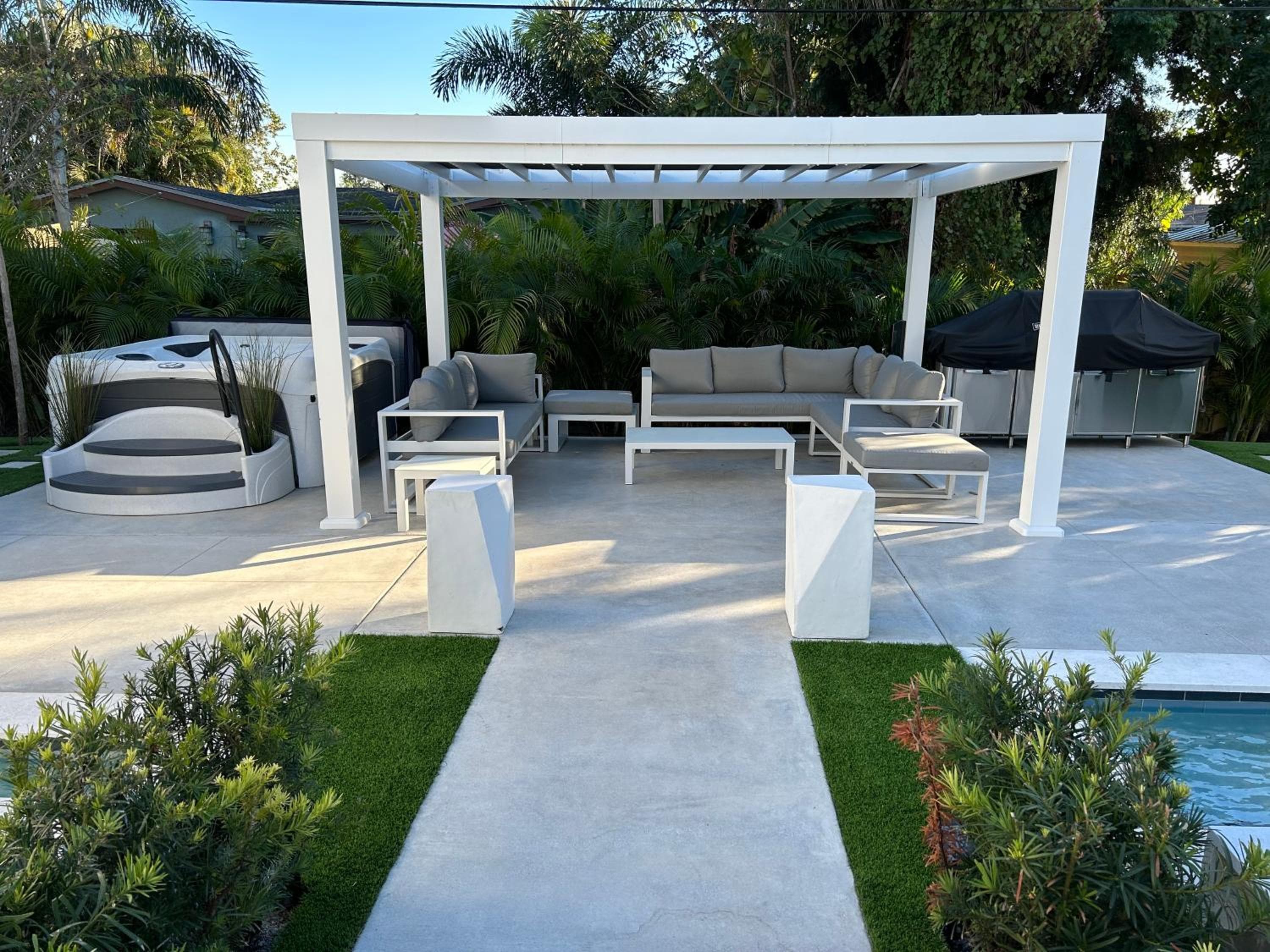 Men only clothing option guesthouse near Wilton Manors — 26