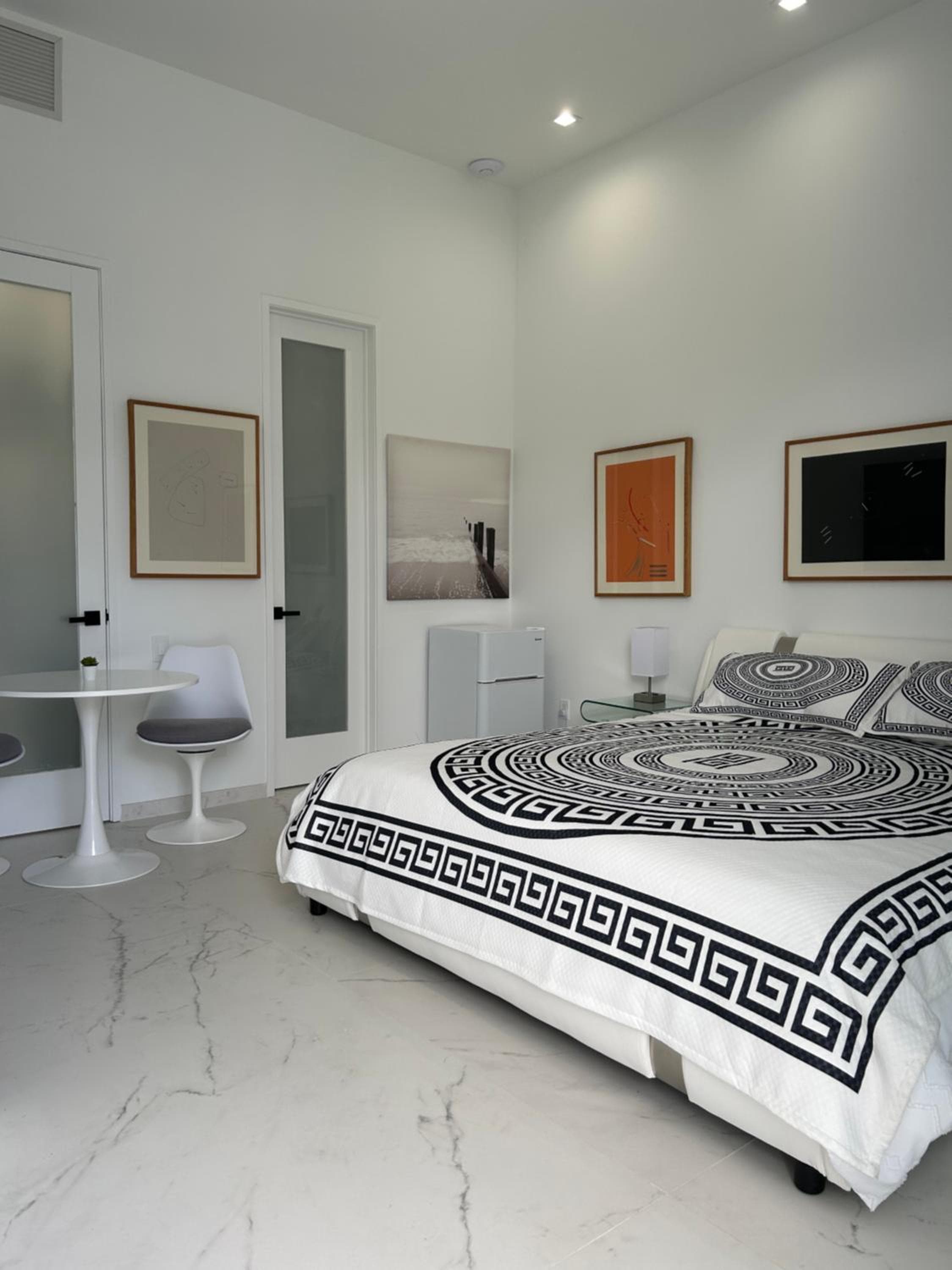 Men only clothing option guesthouse near Wilton Manors — 30