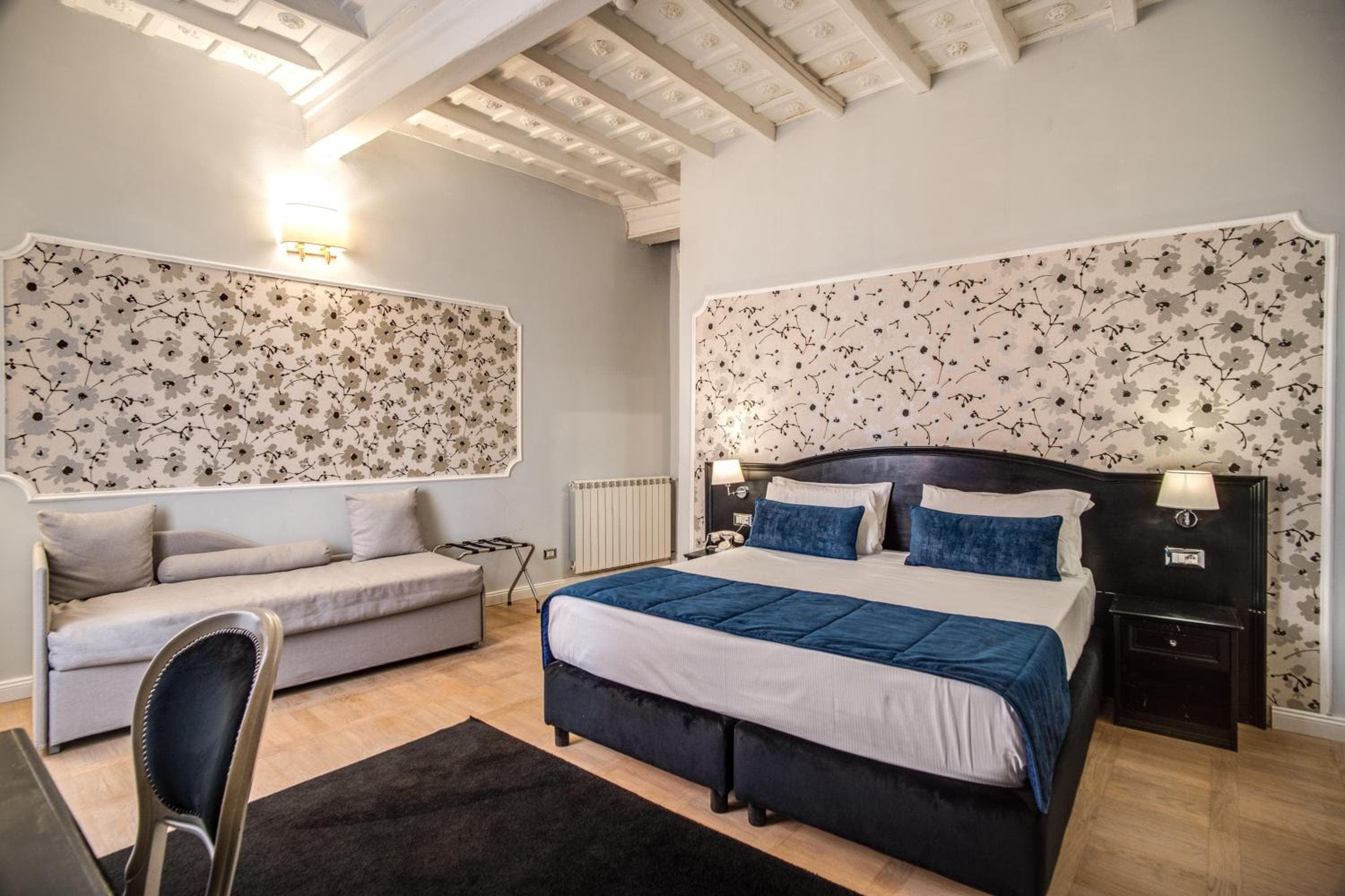 Relais Fontana Di Trevi Hotel — 15