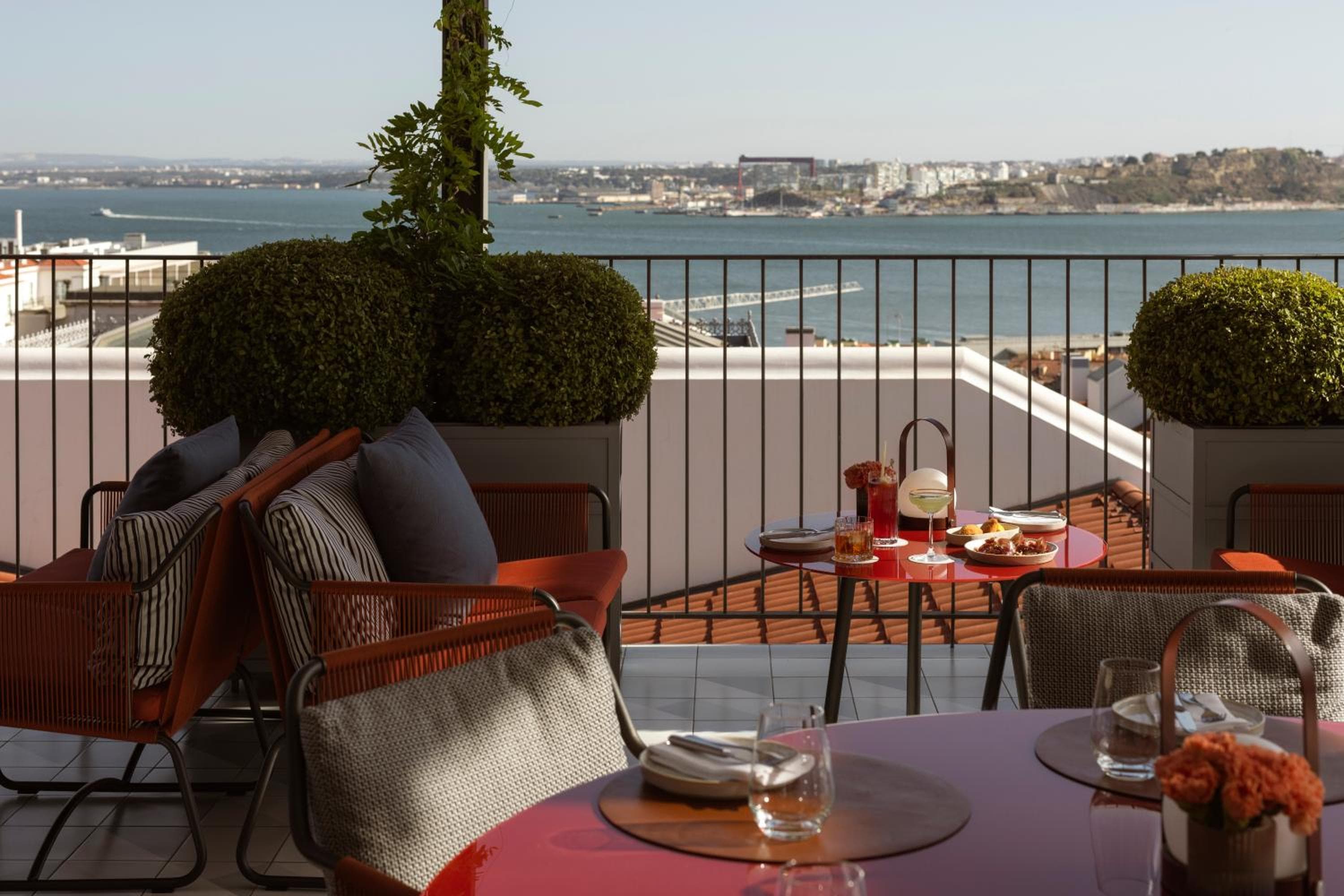 Bairro Alto Hotel The Leading Hotels of the World — 9