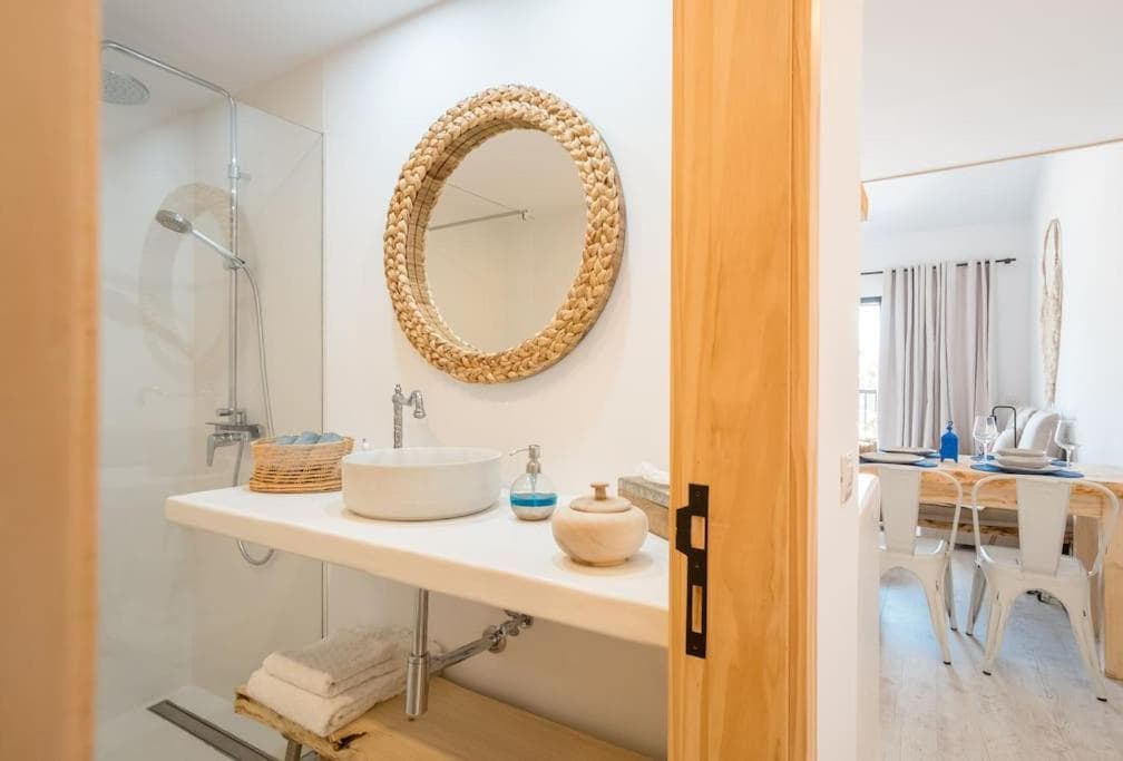 Luxury Beach - Heated pool & Beachfront access — 2