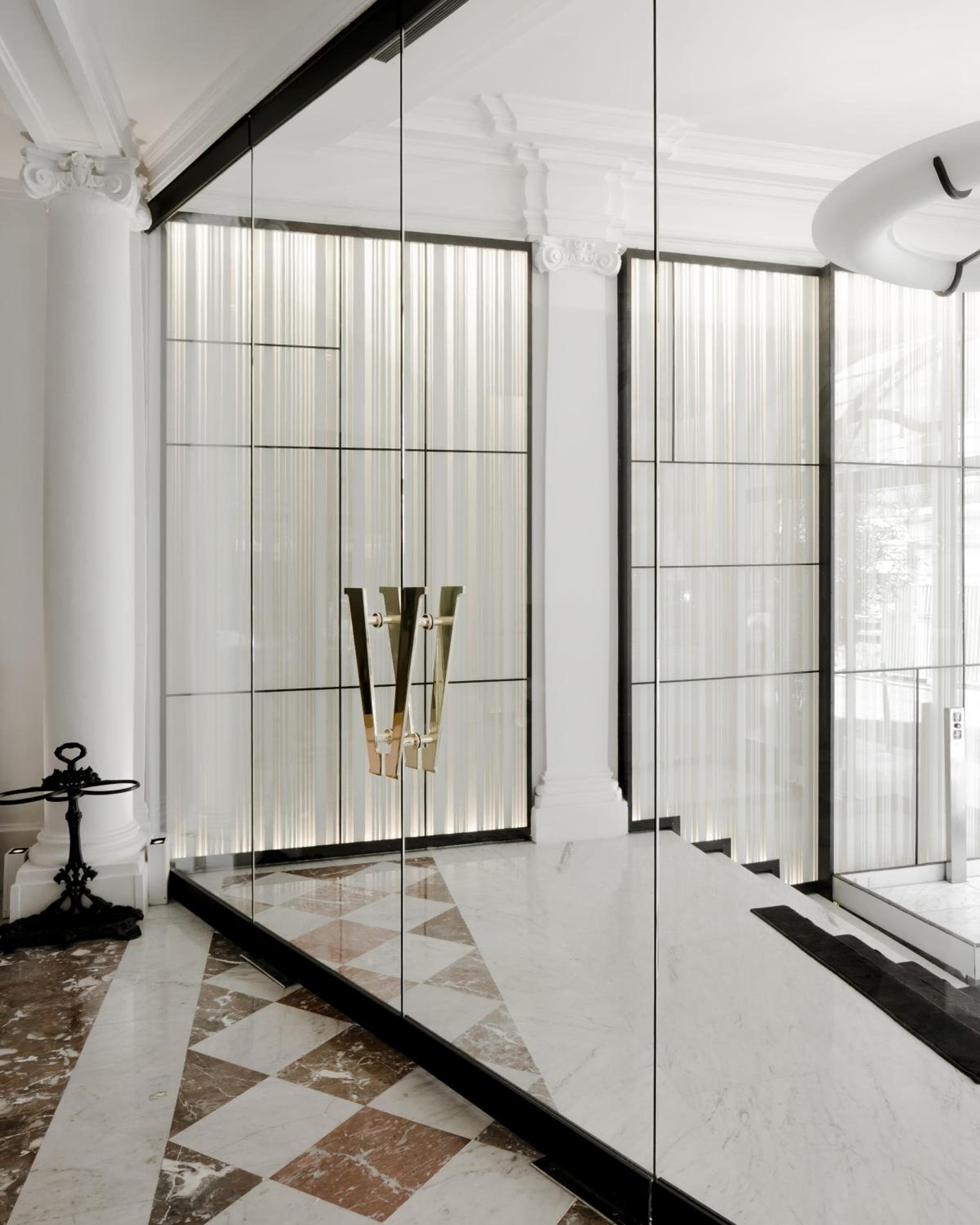 Hotel Vernet Champs Elysées Parigi — 30
